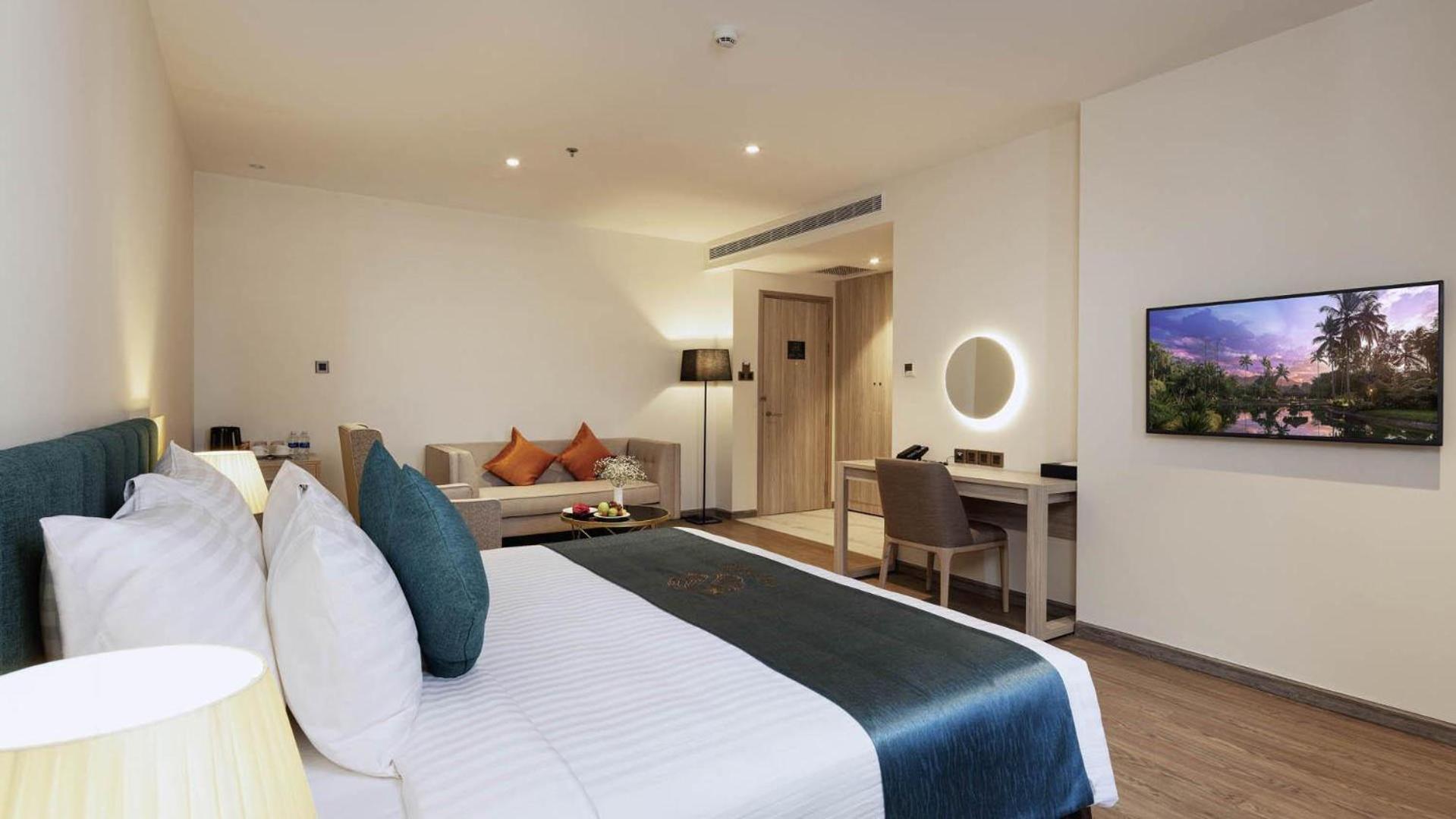 Suite with City View - Photo 7