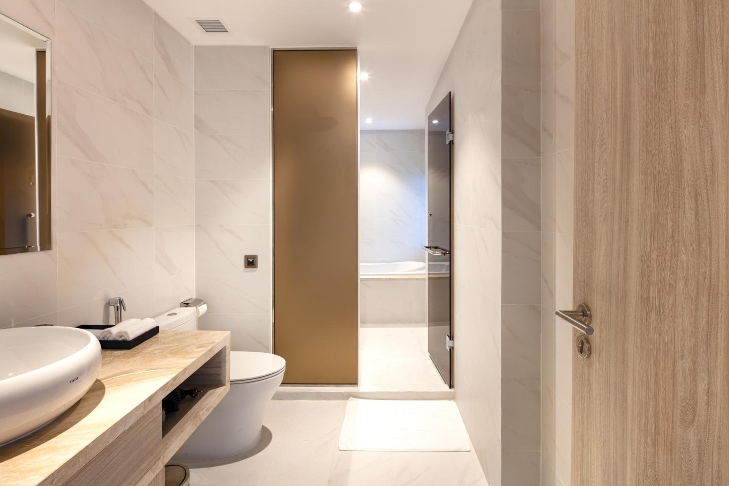 Suite with City View - Photo 3