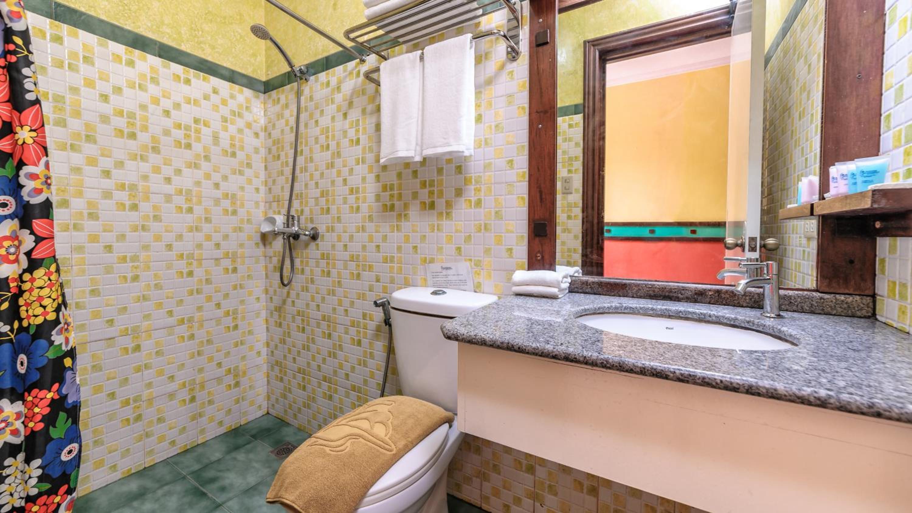 Standard Twin Room - Photo 4