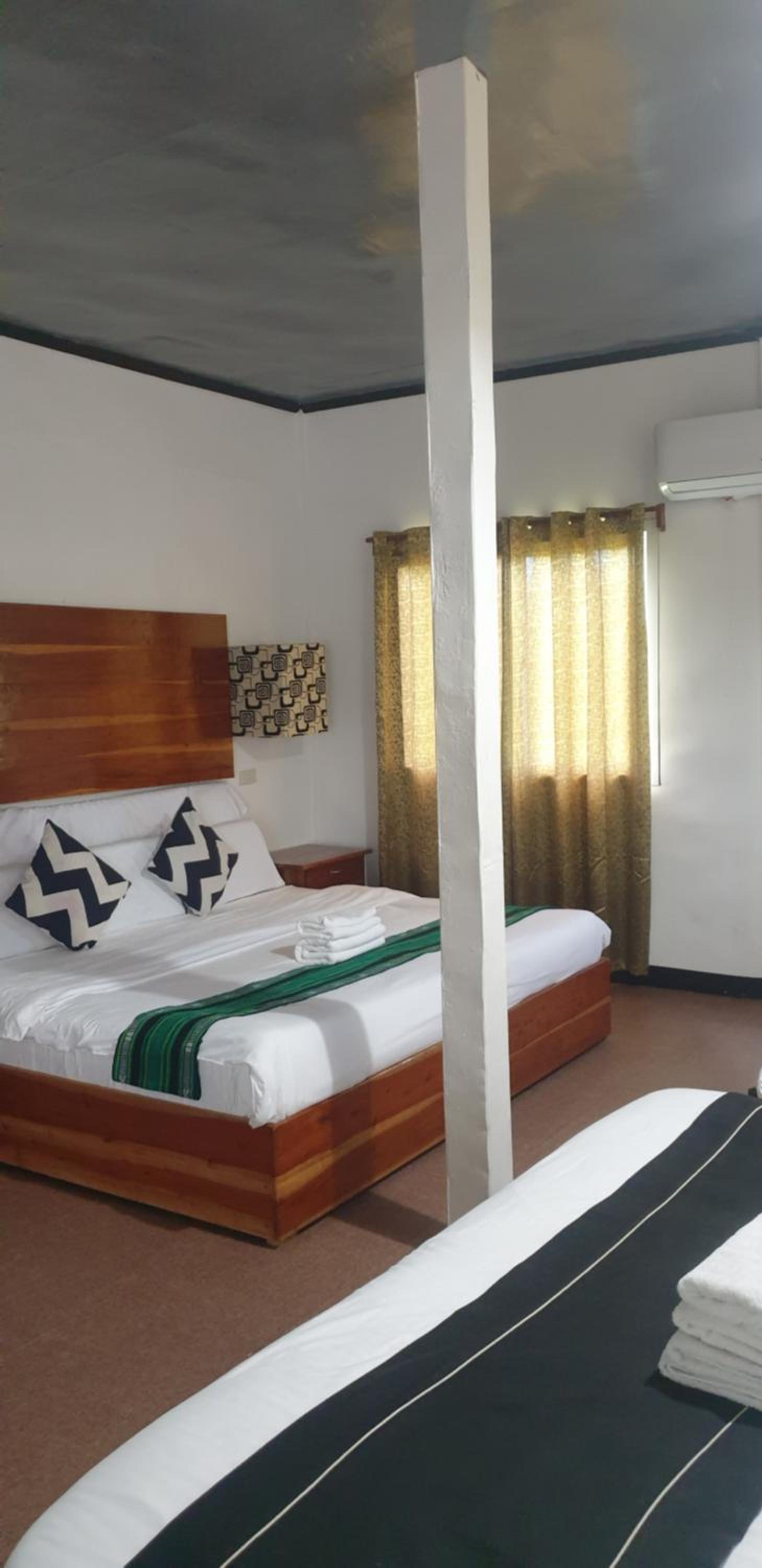 Deluxe Family Suite - Photo 8