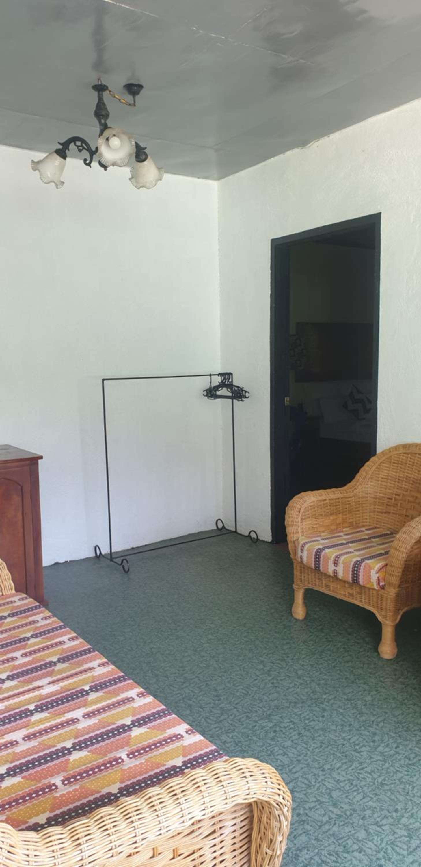 Deluxe Family Suite - Photo 10