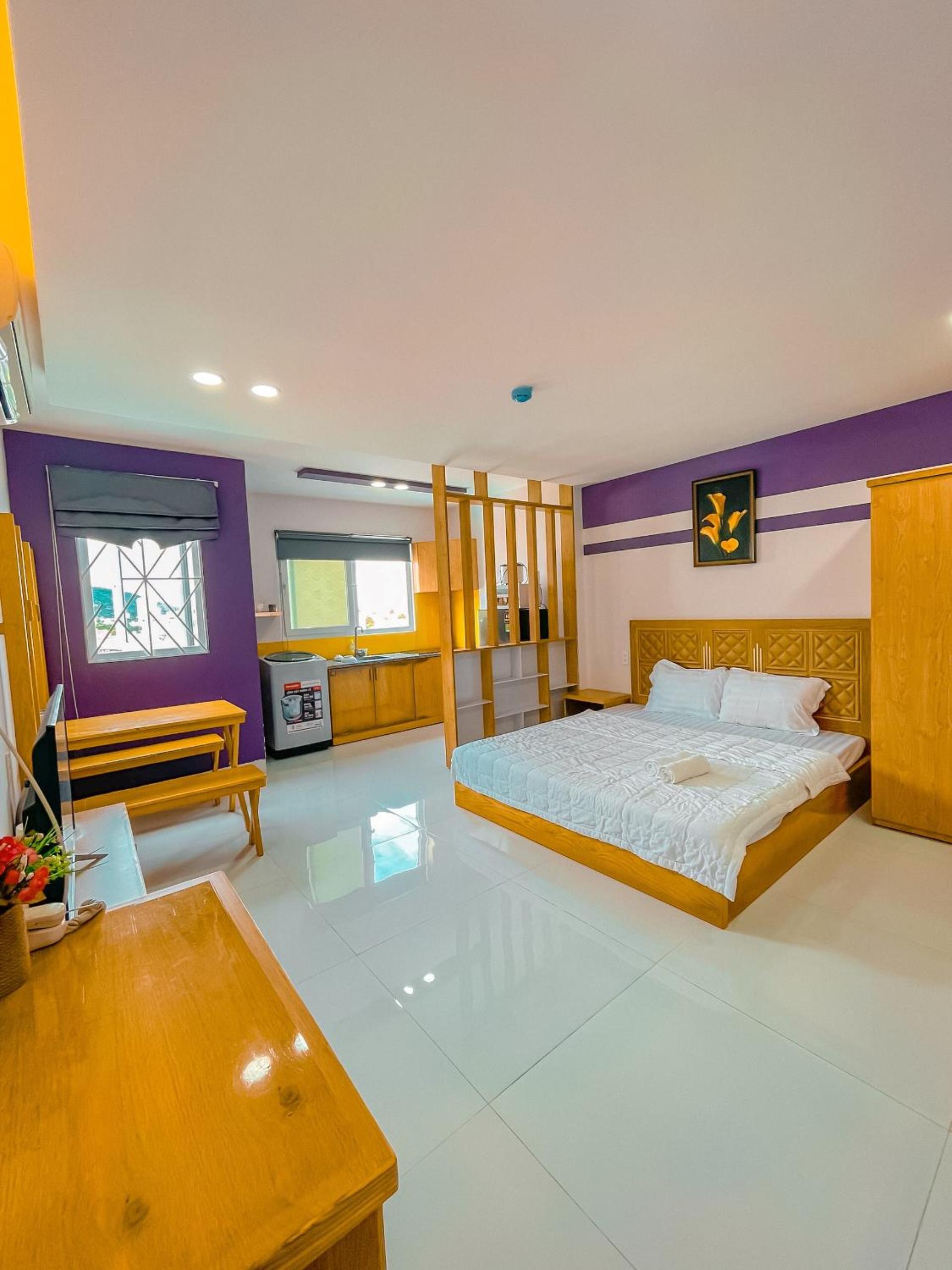 Standard King Room photo 1