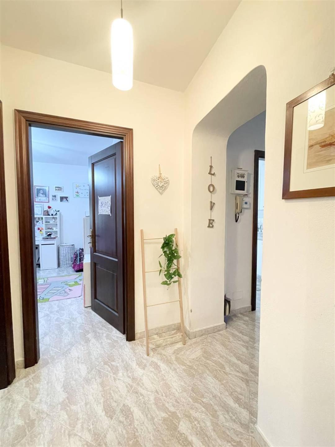 Three-Bedroom Apartment with Balcony photo 1