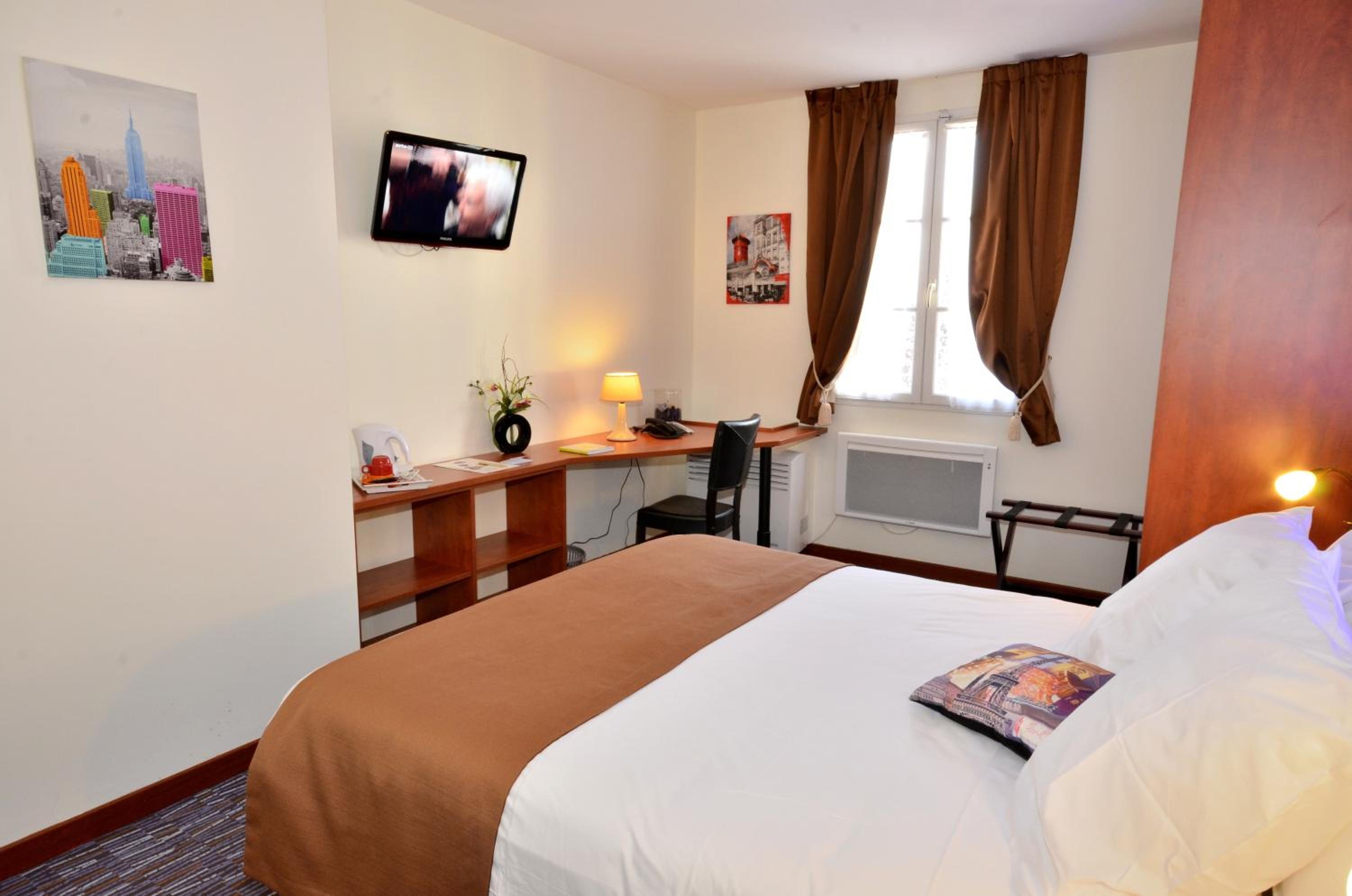 Double Room - Disability Access photo 3