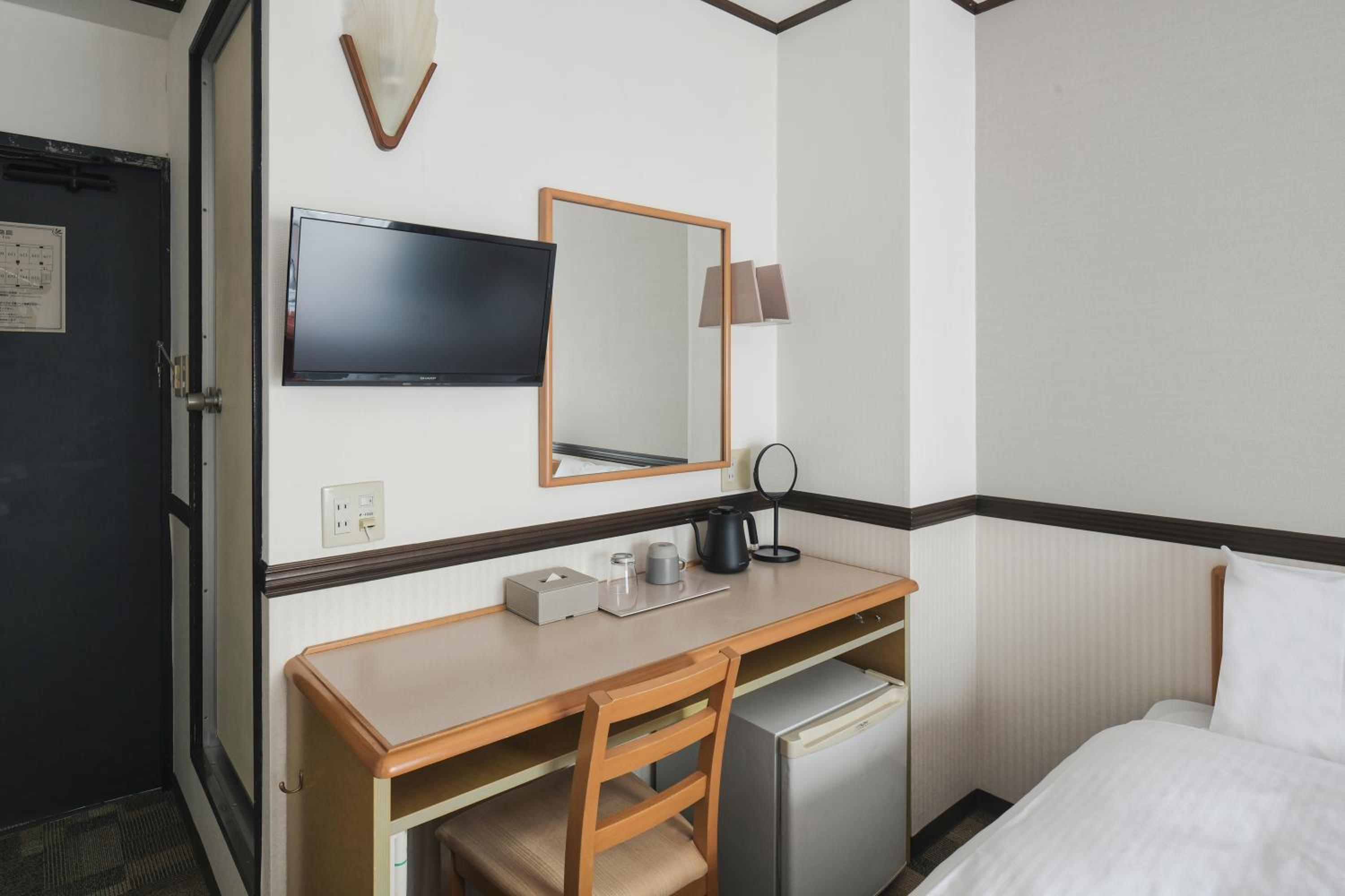 Standard Twin Room - Smoking photo 3