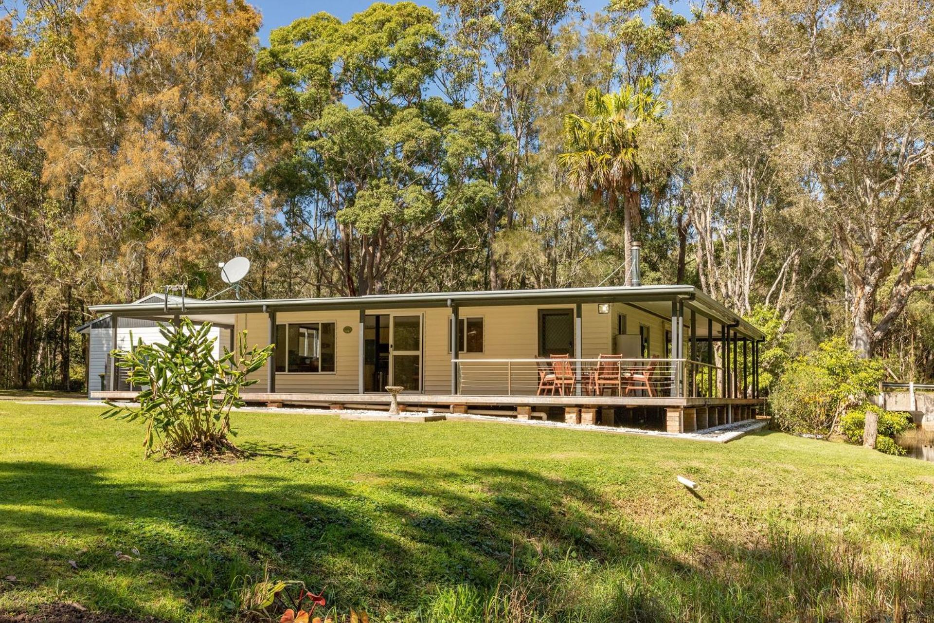 Three-Bedroom House photo 2