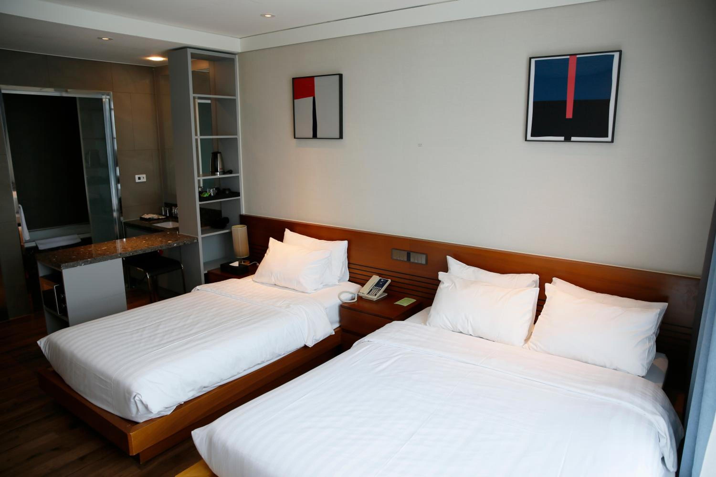 Deluxe Family Twin Room - Photo 1