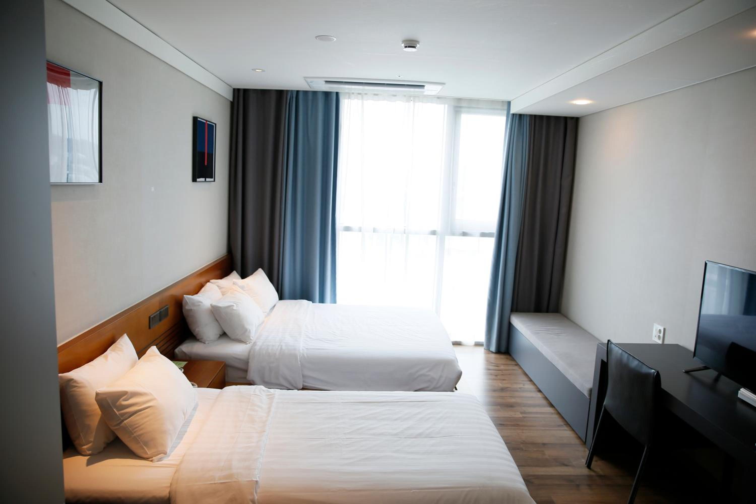 Deluxe Family Twin Room - Photo 3