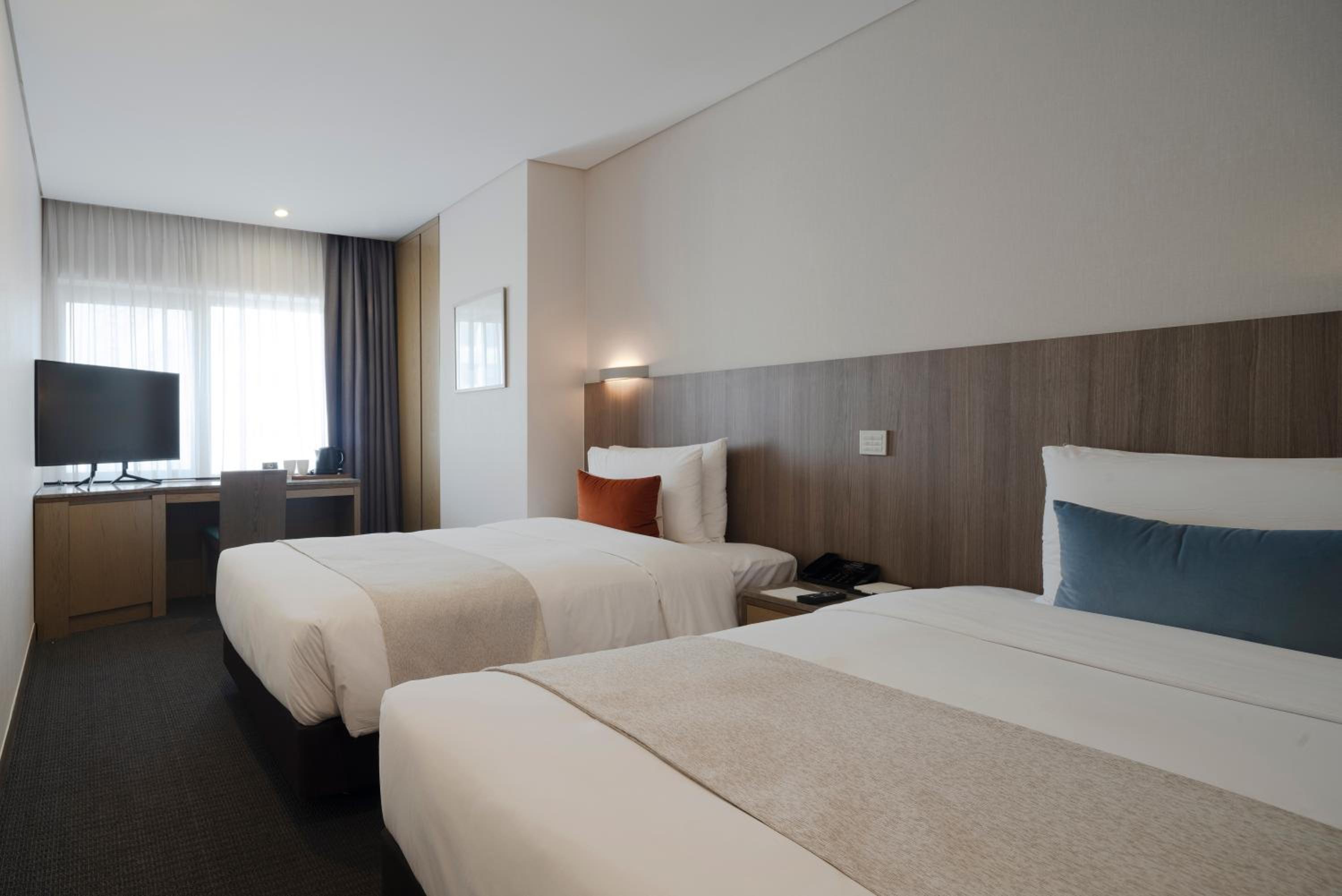 Standard Twin Room (Breakfast 1+1) photo 3