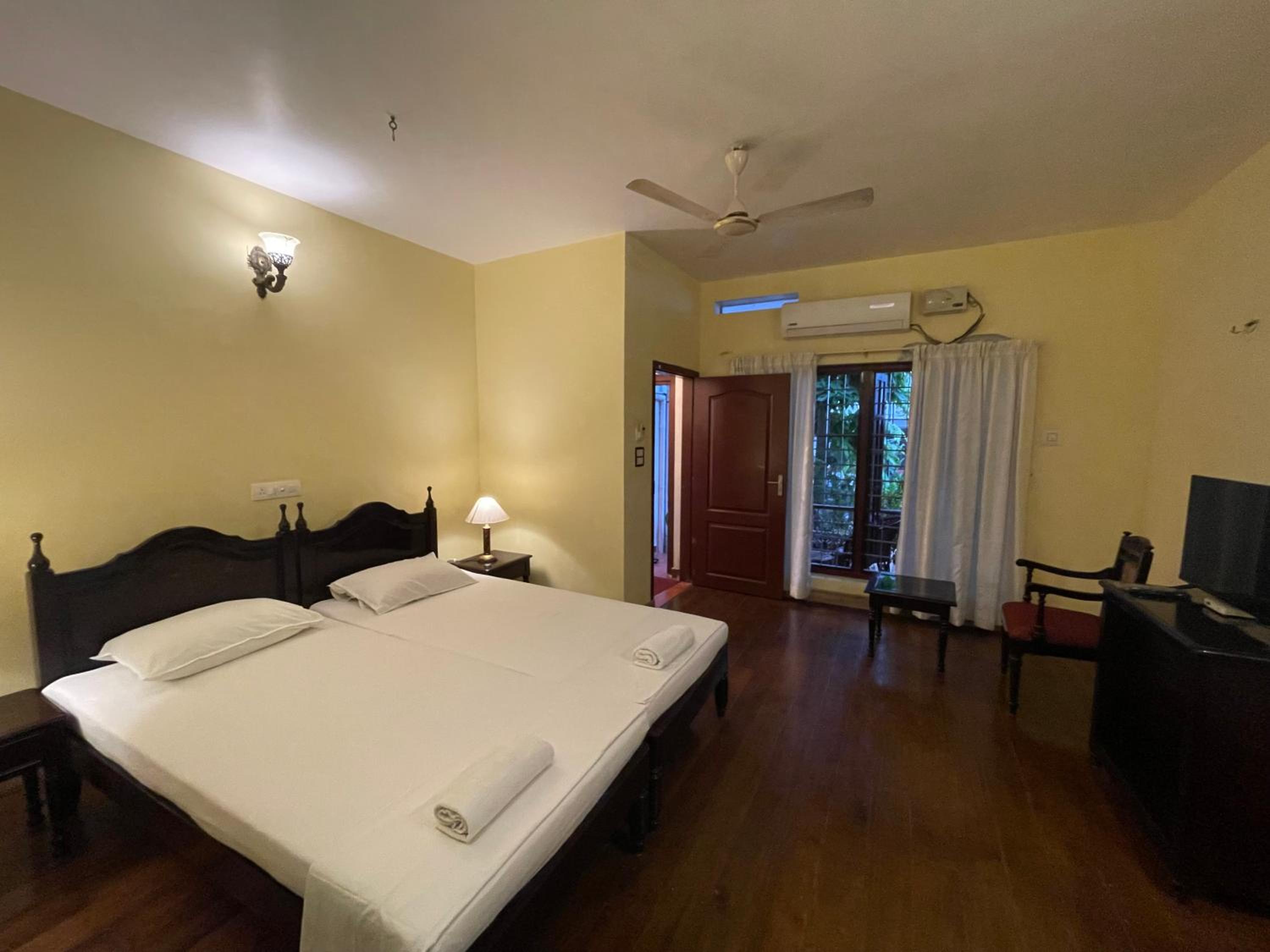 Large Twin Room
