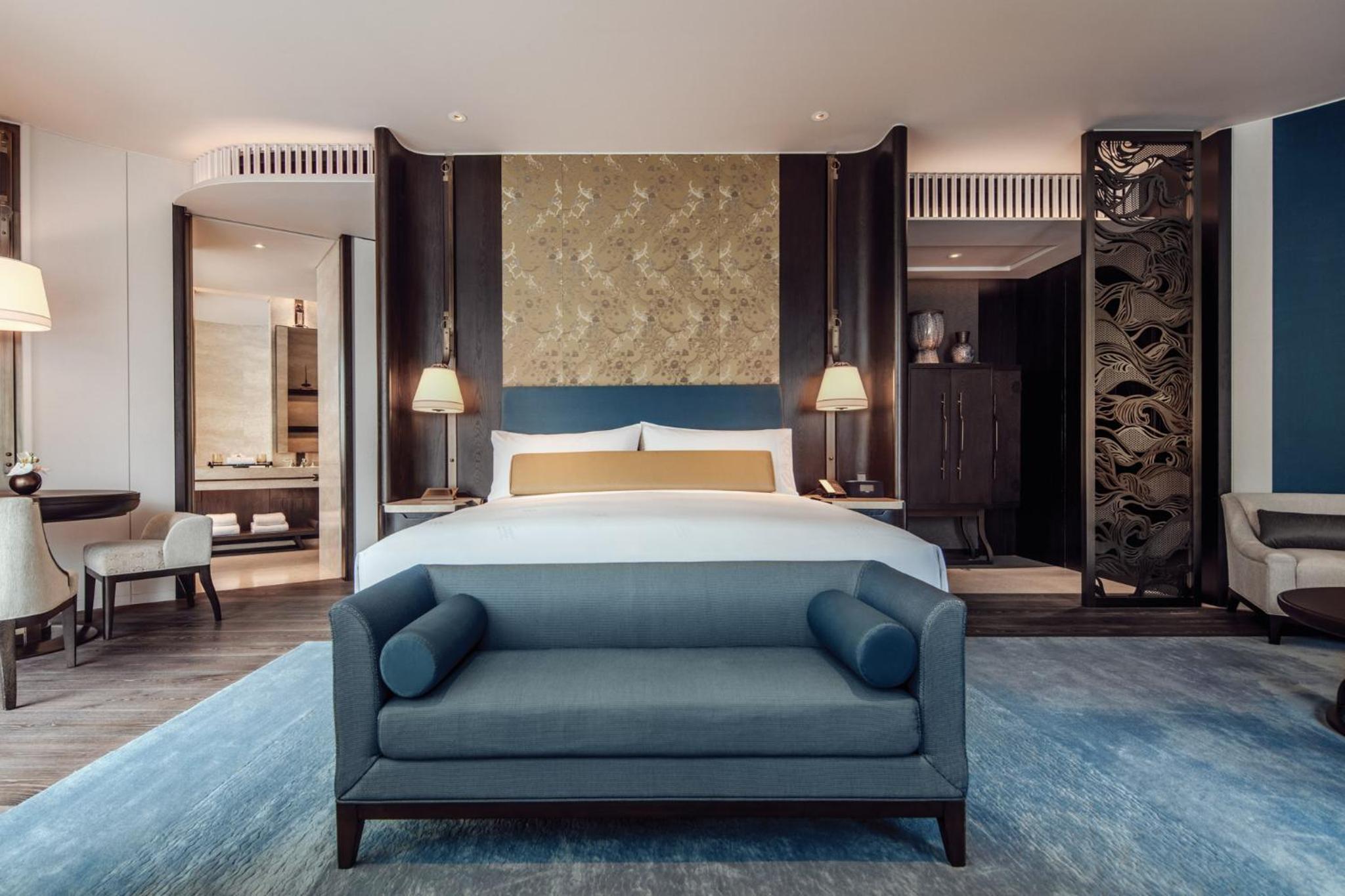 Deluxe King Suite