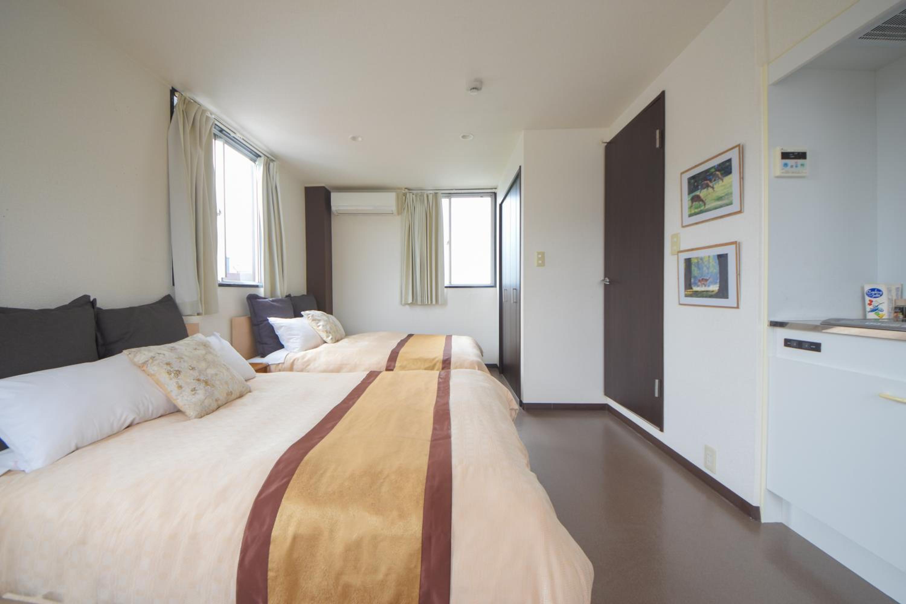 One-Bedroom Apartment - Photo 8