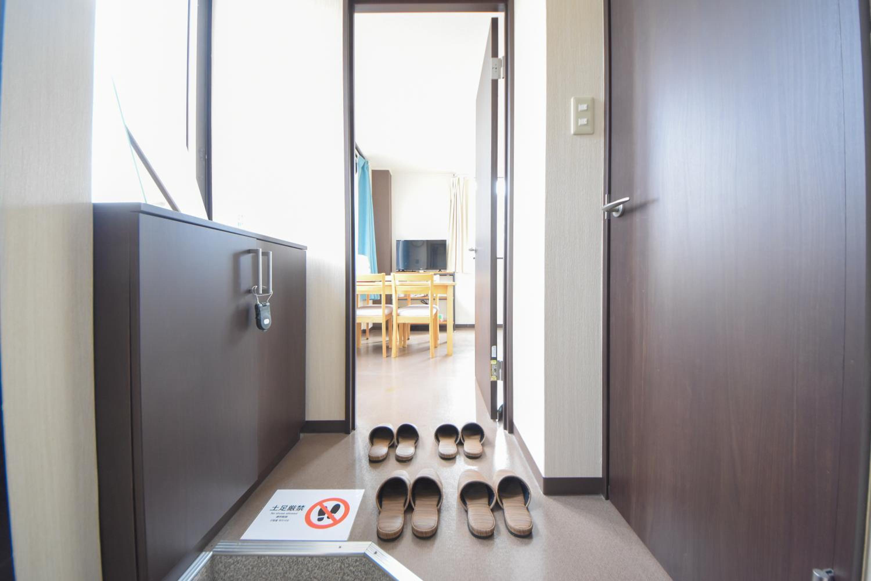 One-Bedroom Apartment - Photo 5
