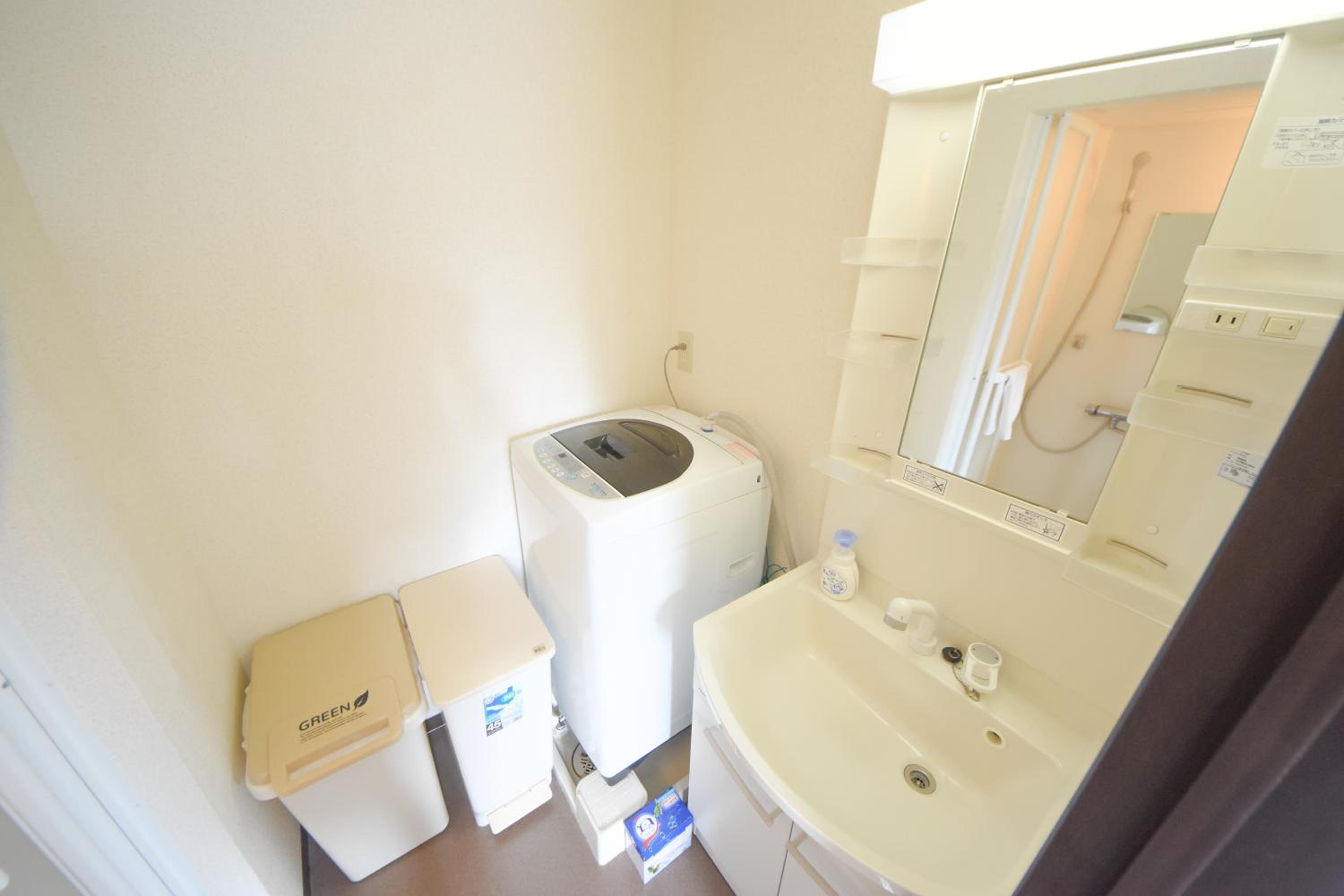 One-Bedroom Apartment - Photo 11