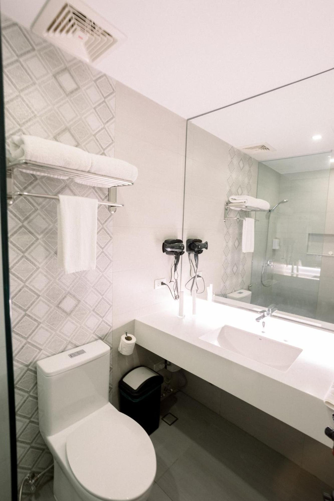 Executive King Room - Photo 6