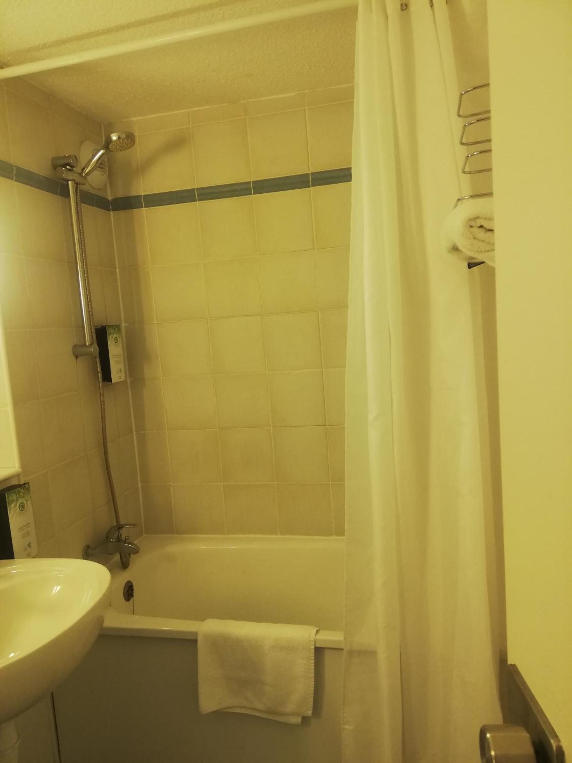 Double Room - Photo 2