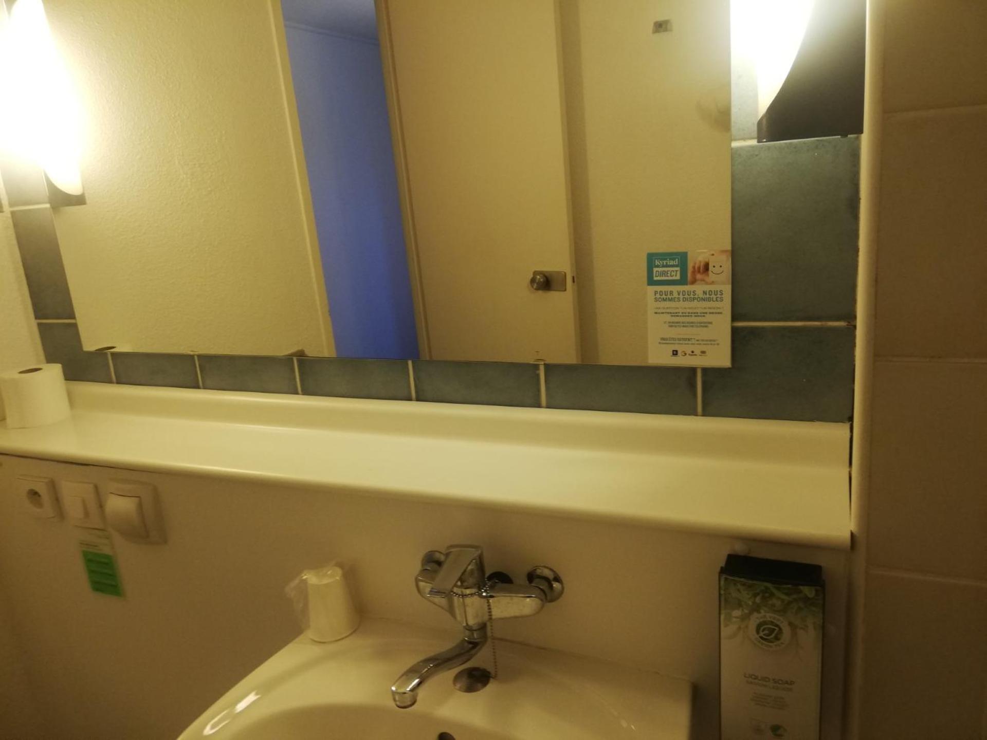 Double Room - Photo 7