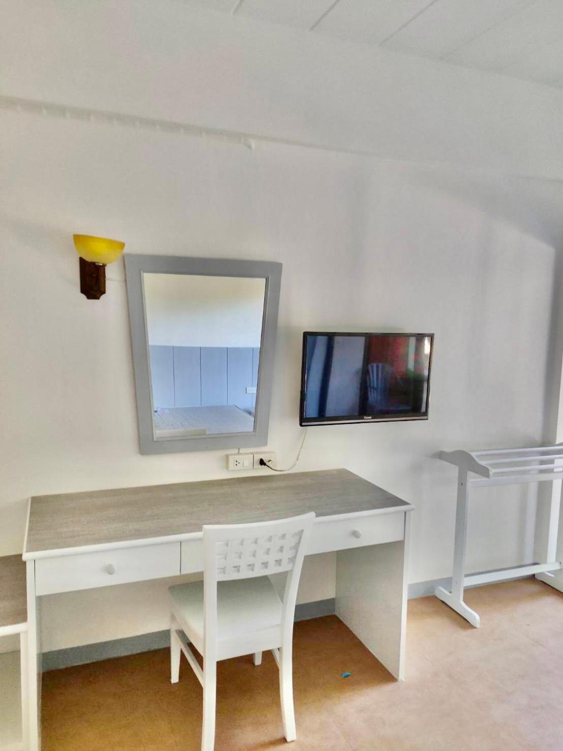 Superior Double Room with Pool View photo 3