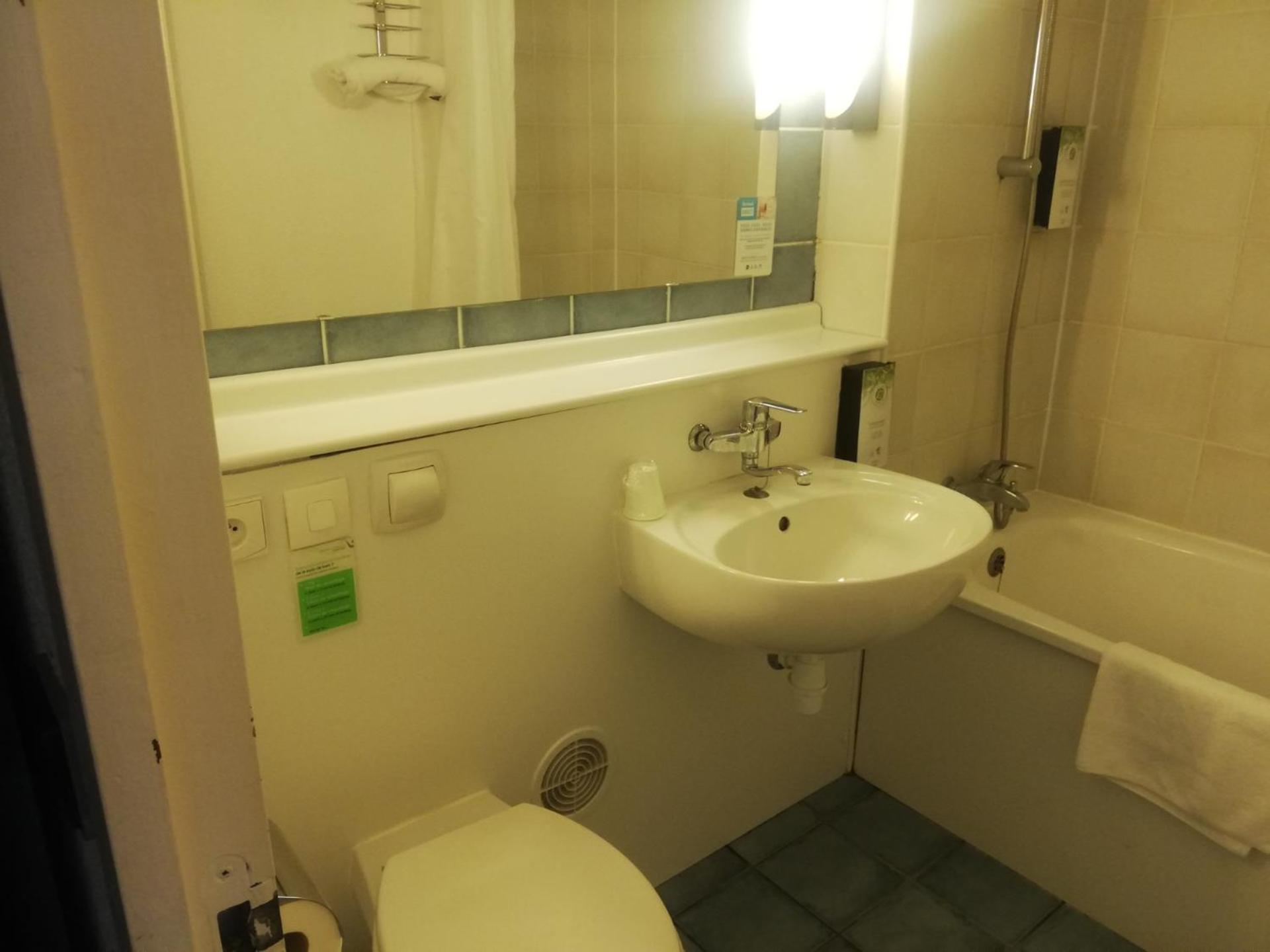 Double Room - Photo 3
