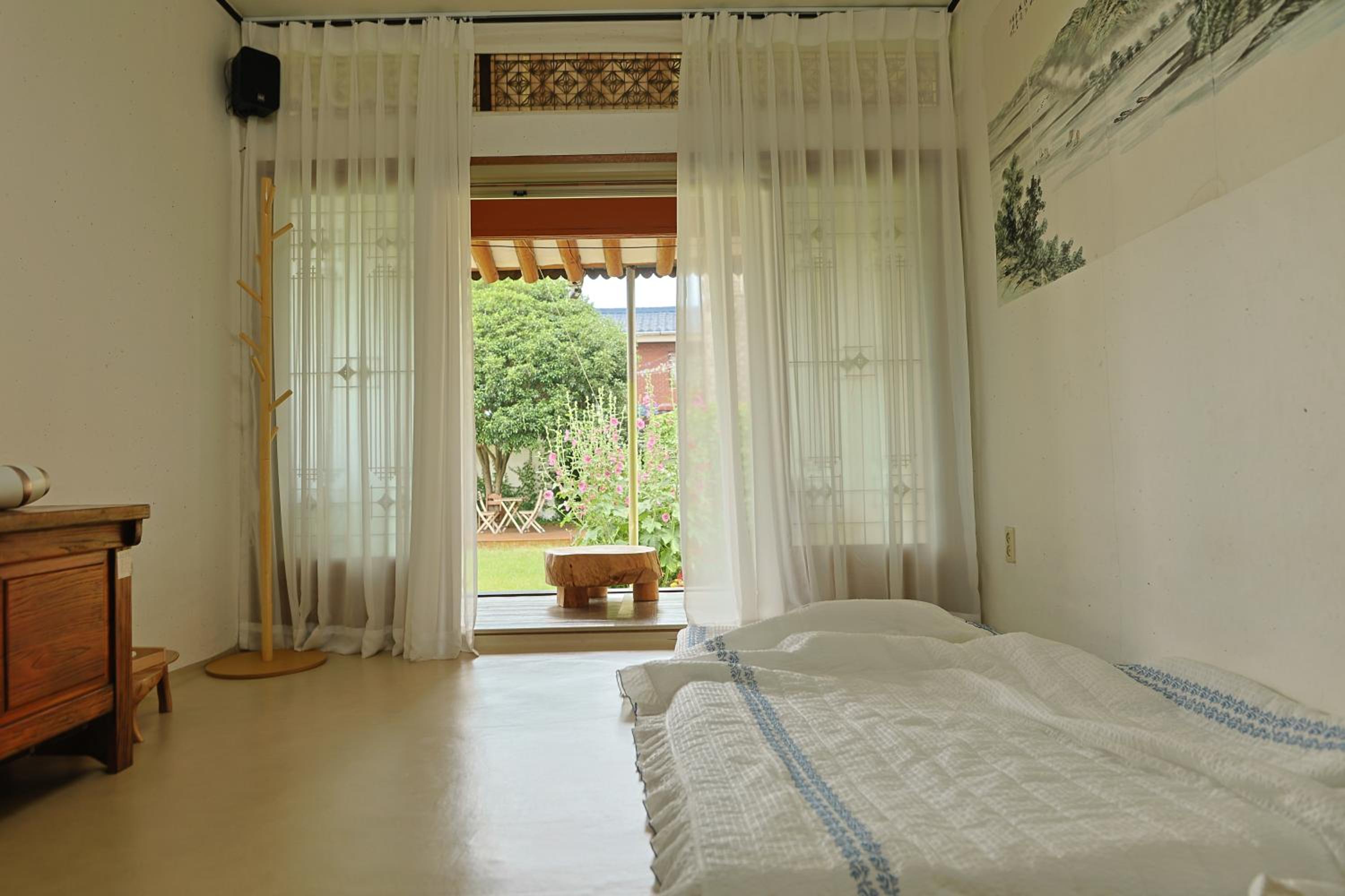 Studio with Garden View photo 3