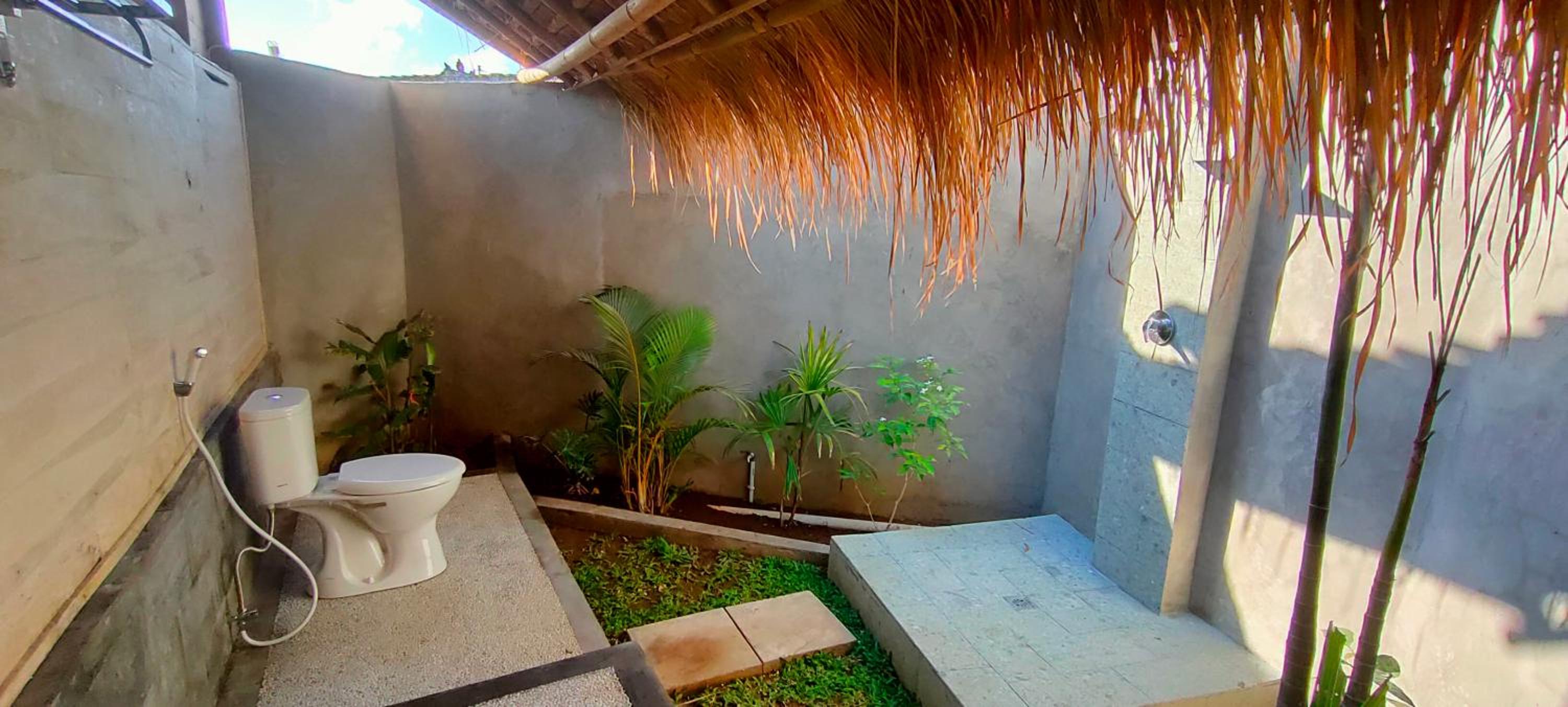 Deluxe Bungalow with Garden View - Photo 5