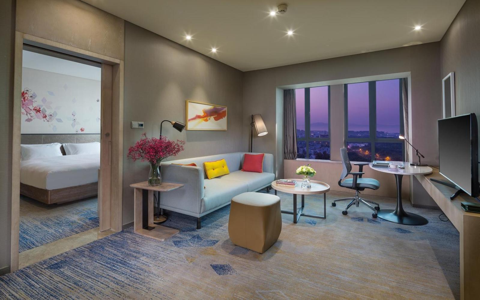 One-Bedroom King Suite photo 2