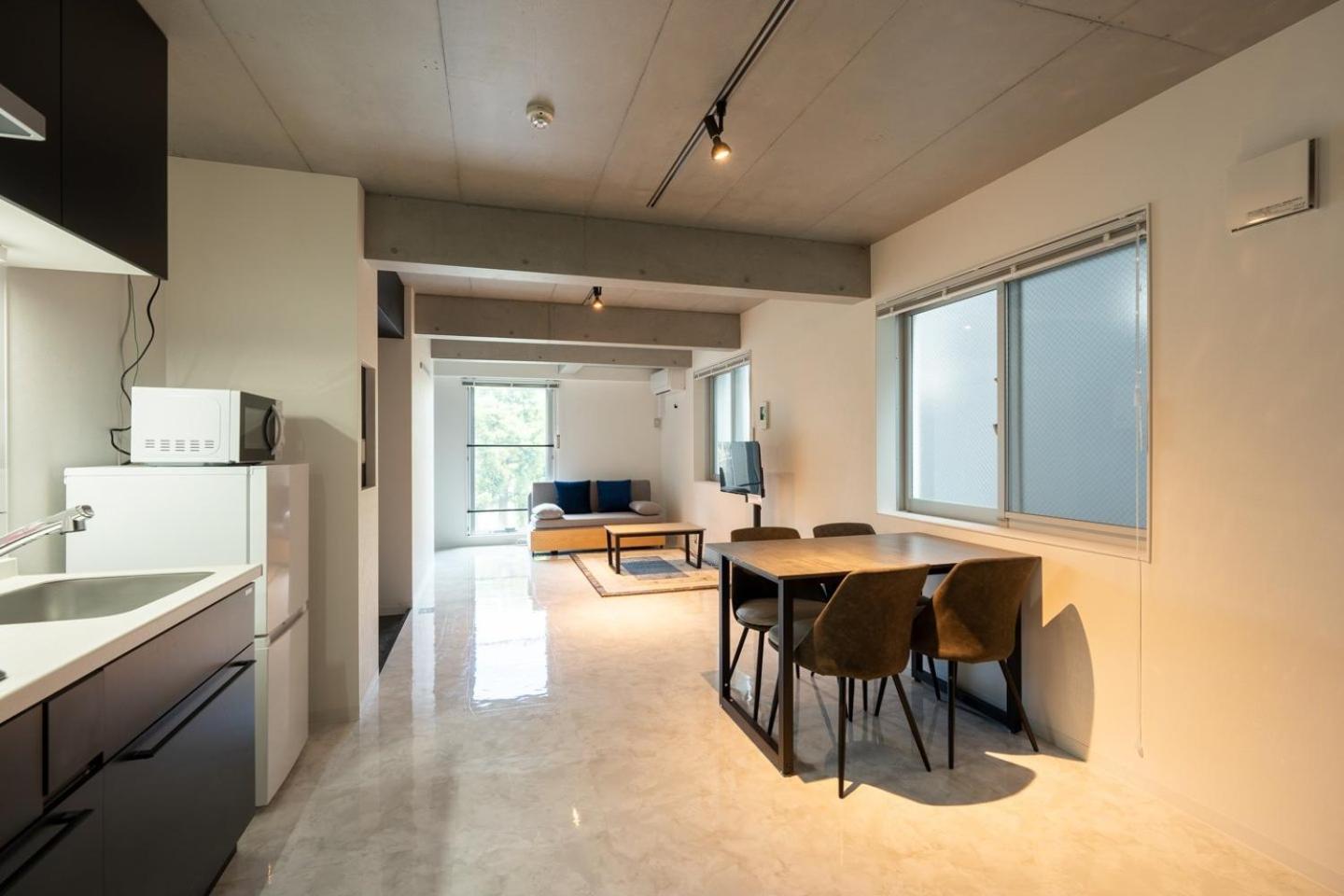 One-Bedroom Apartment photo 1