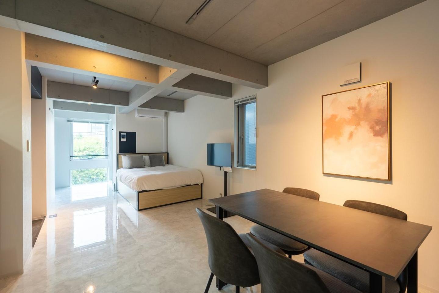 One-Bedroom Apartment photo 2