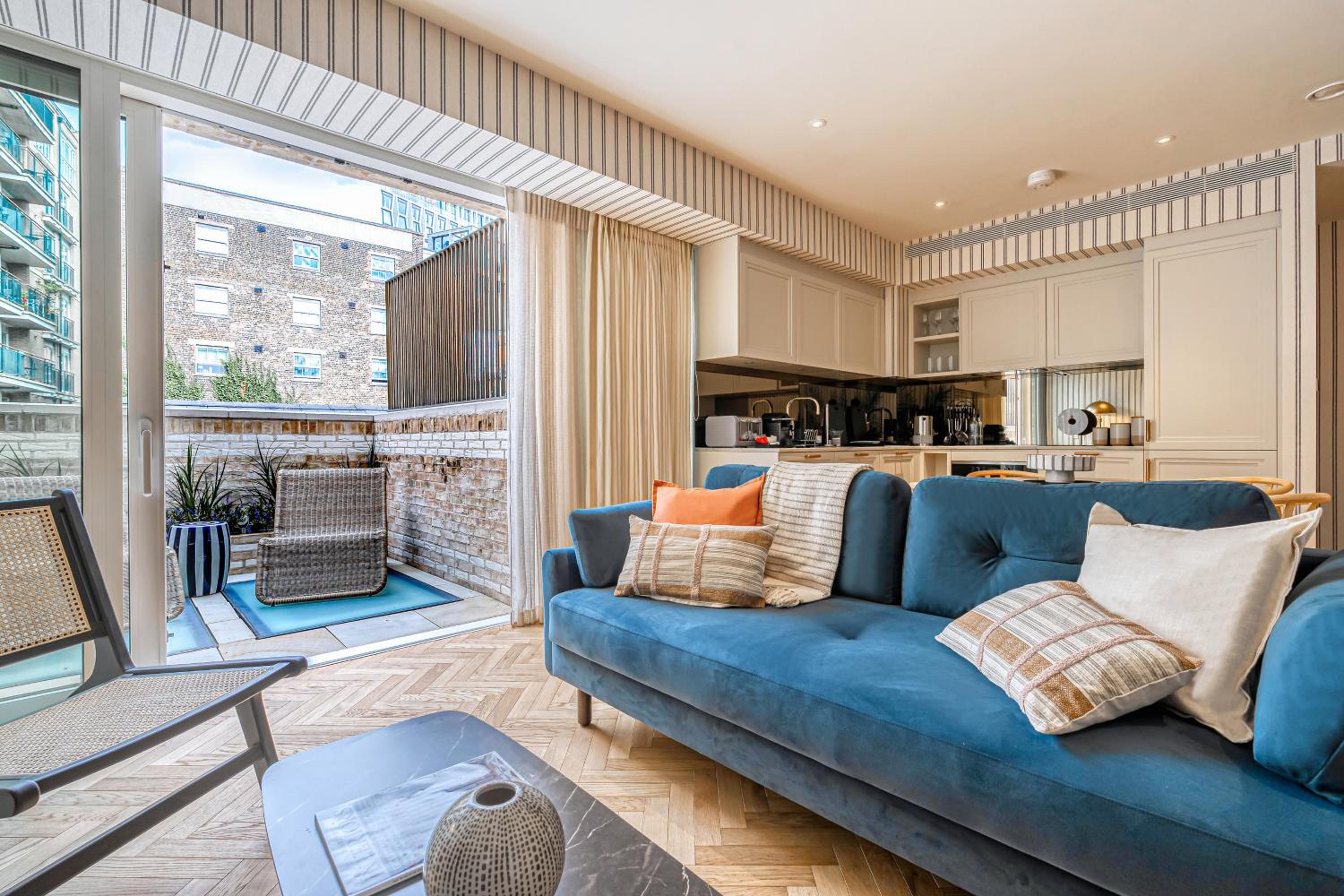 One-Bedroom Apartment with Terrace photo 1