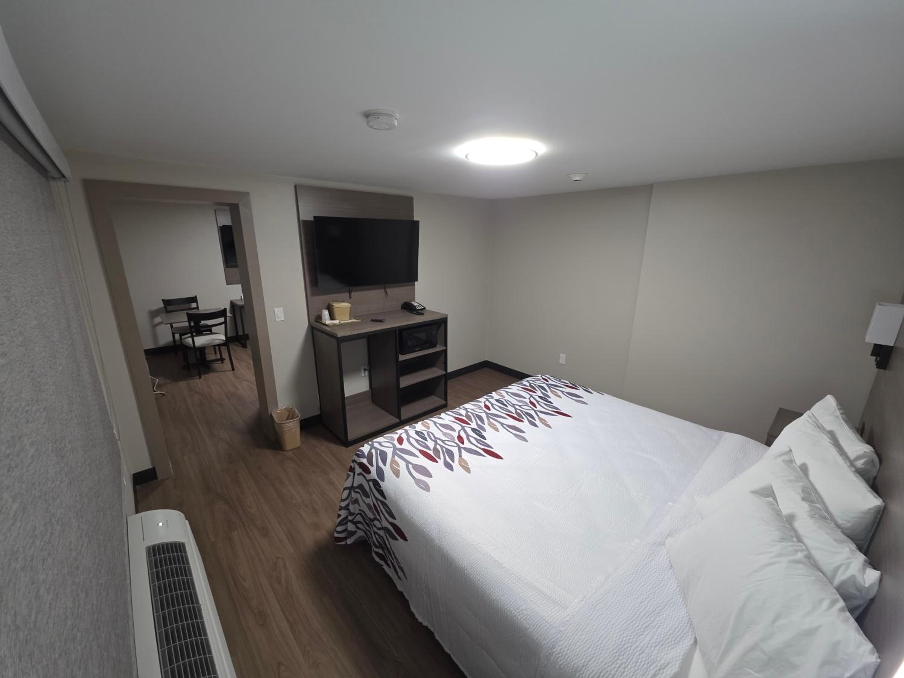 Suite King with Kitchen Non-Smoking