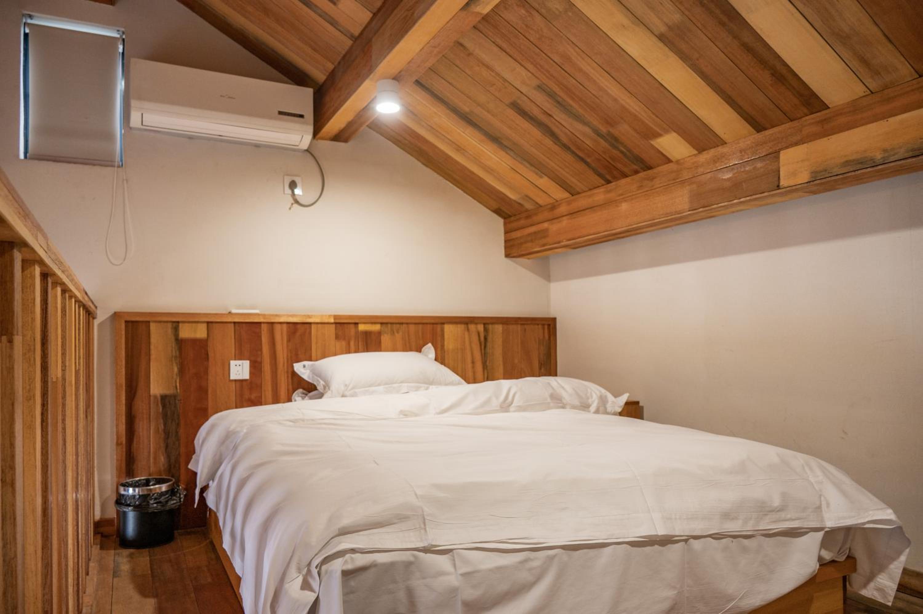 Queen Room with Two Queen Beds photo 3