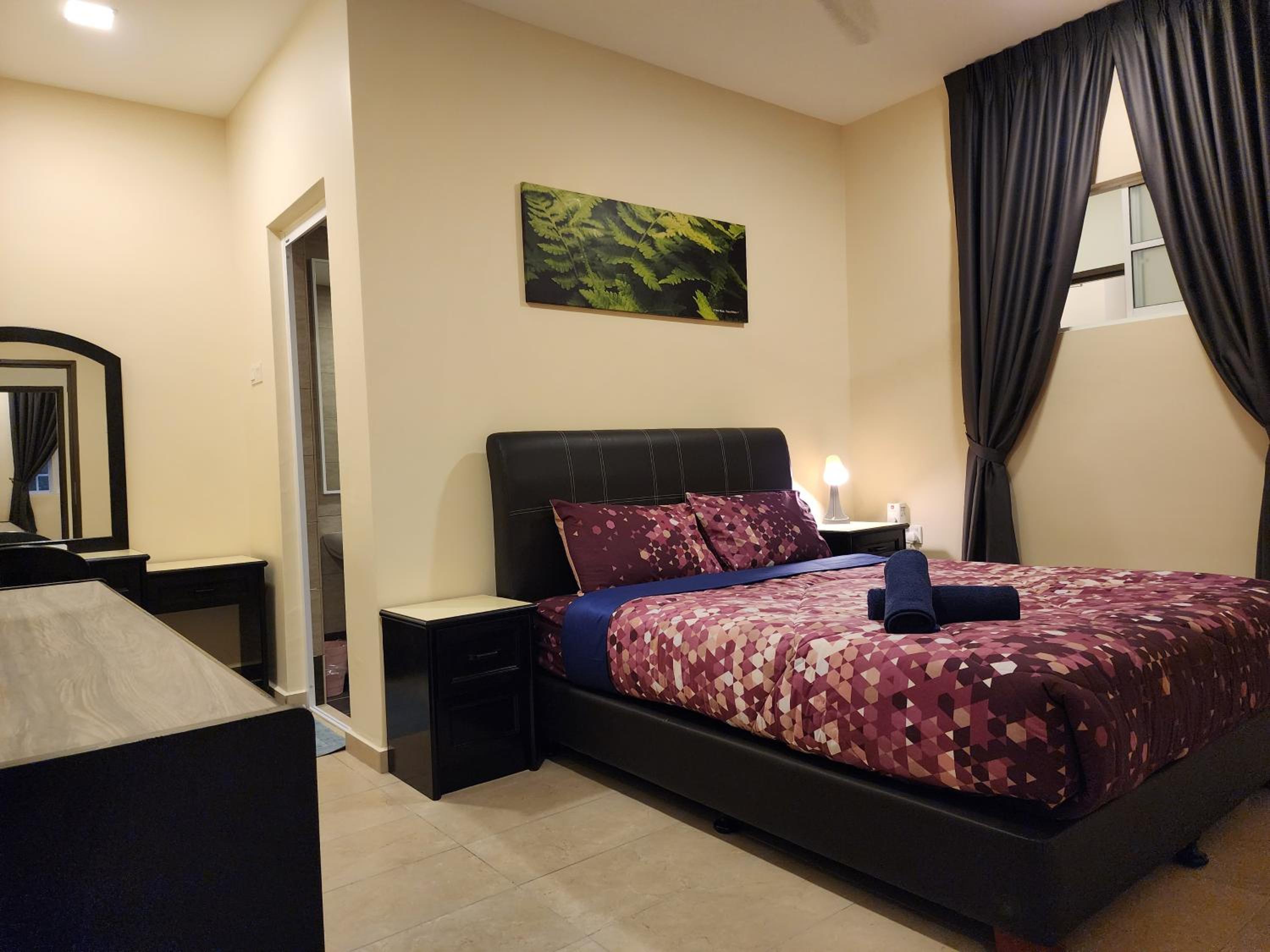 Economy Double Room with Bathroom (2 pers) Windowless