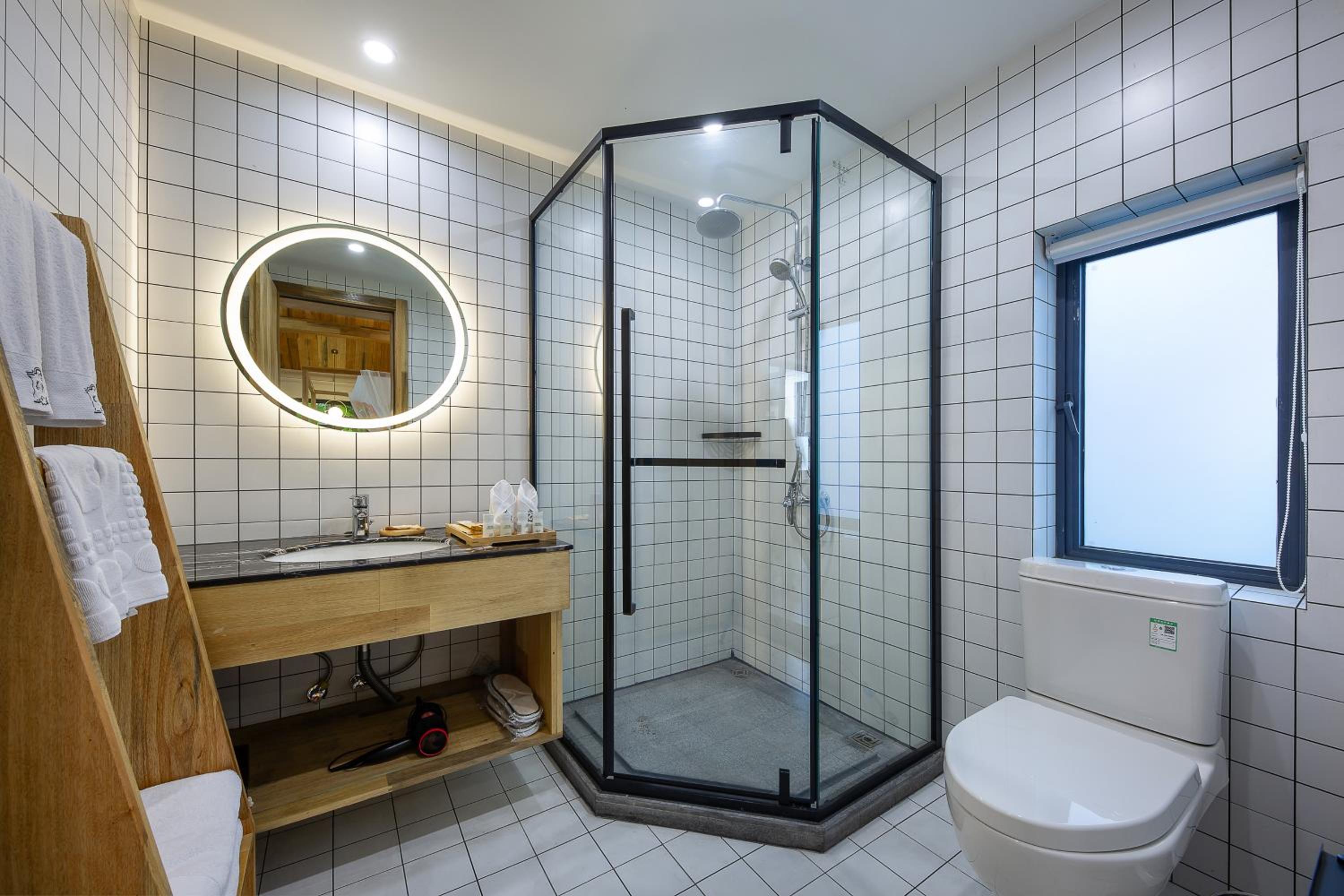 Double Room with Spa Bath photo 3