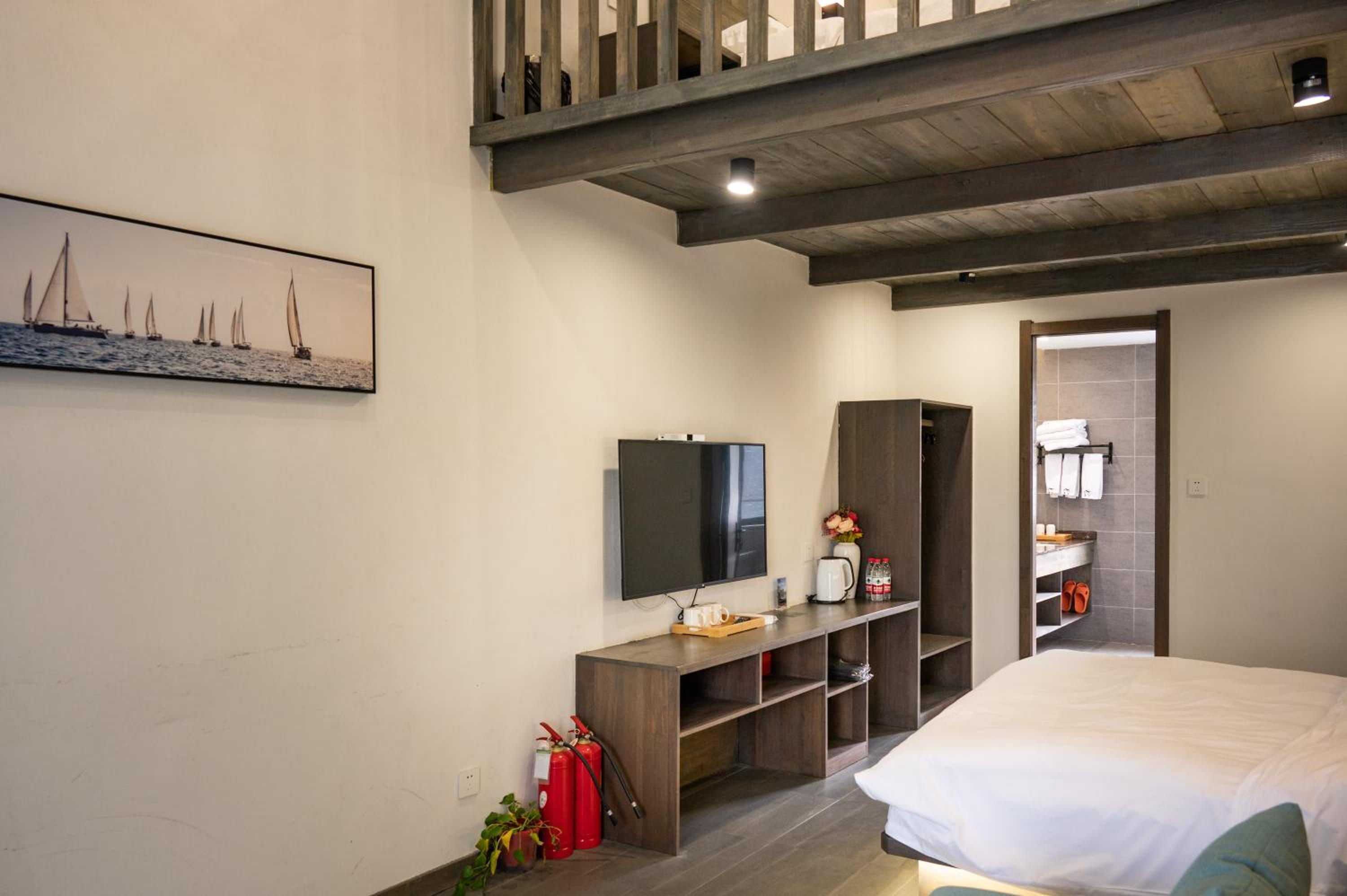 Superior Triple Room photo 3