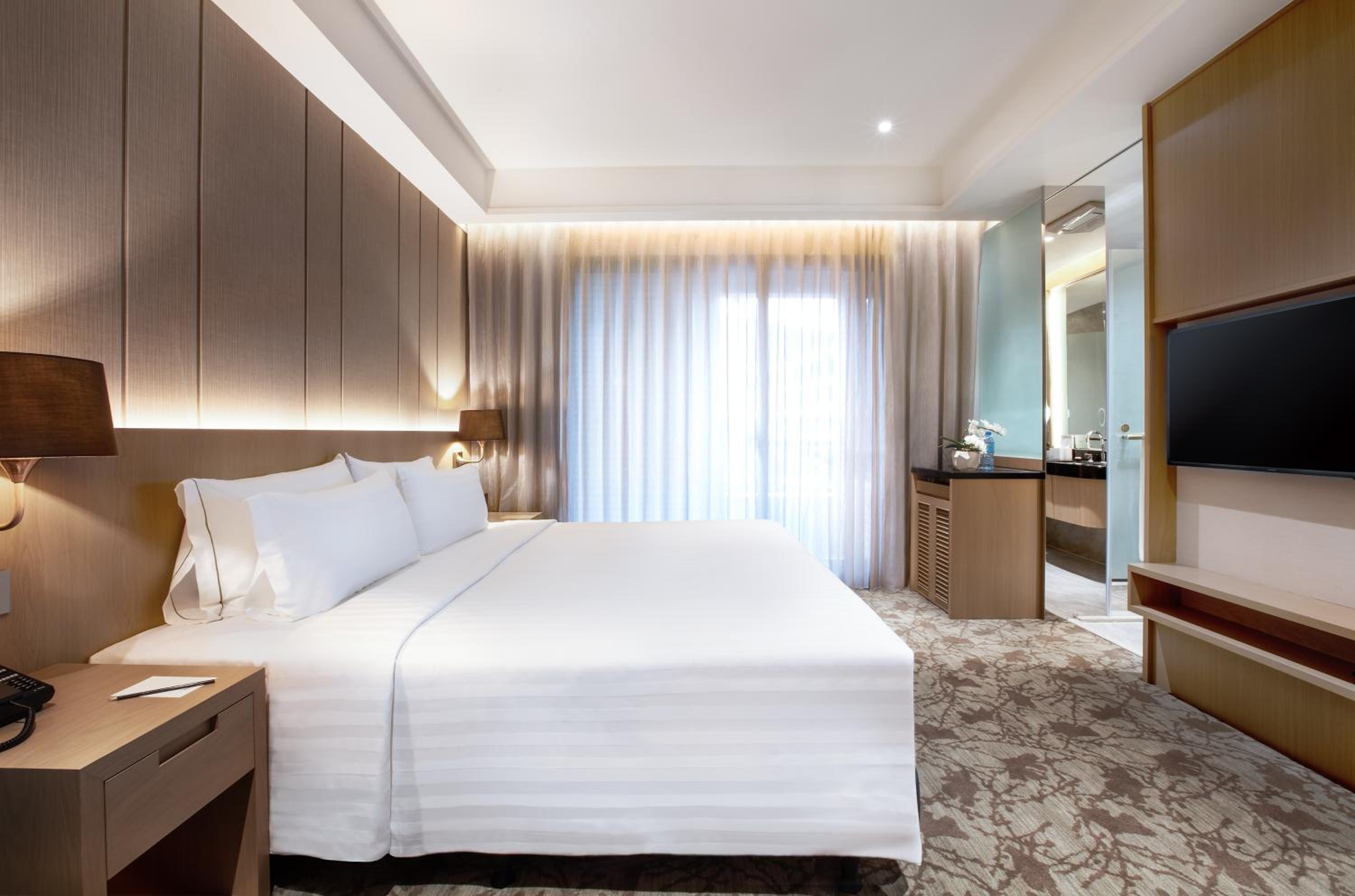 Superior Double Room with City View - Late Check In From 9 PM photo 2
