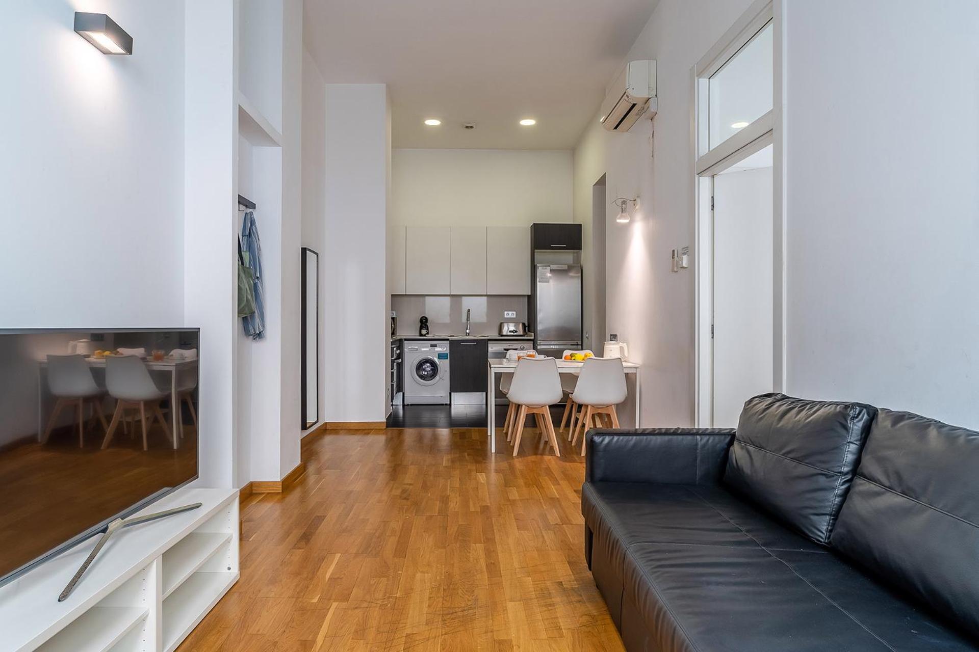 One-Bedroom Apartment photo 2