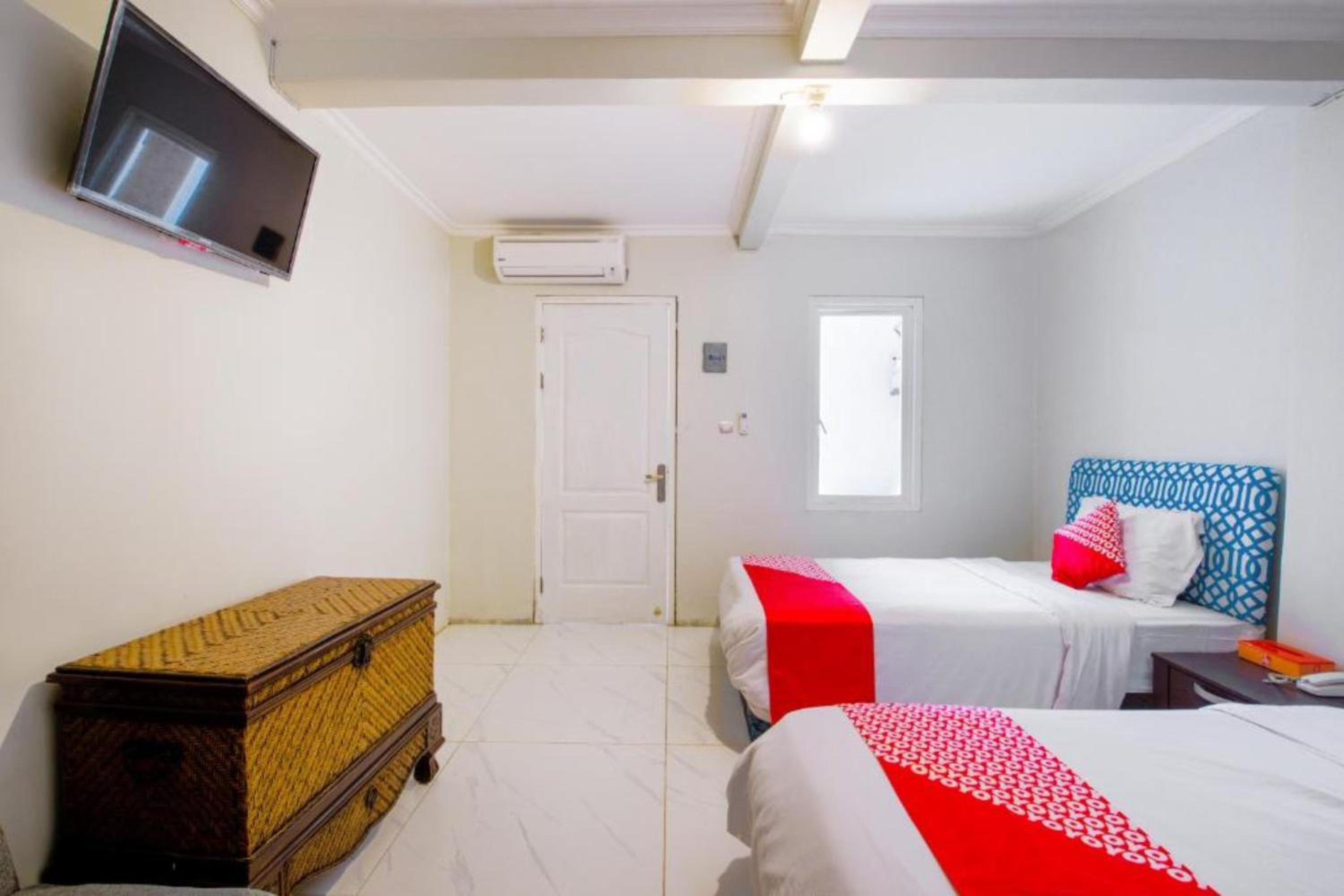 Standard Twin Room - Photo 3