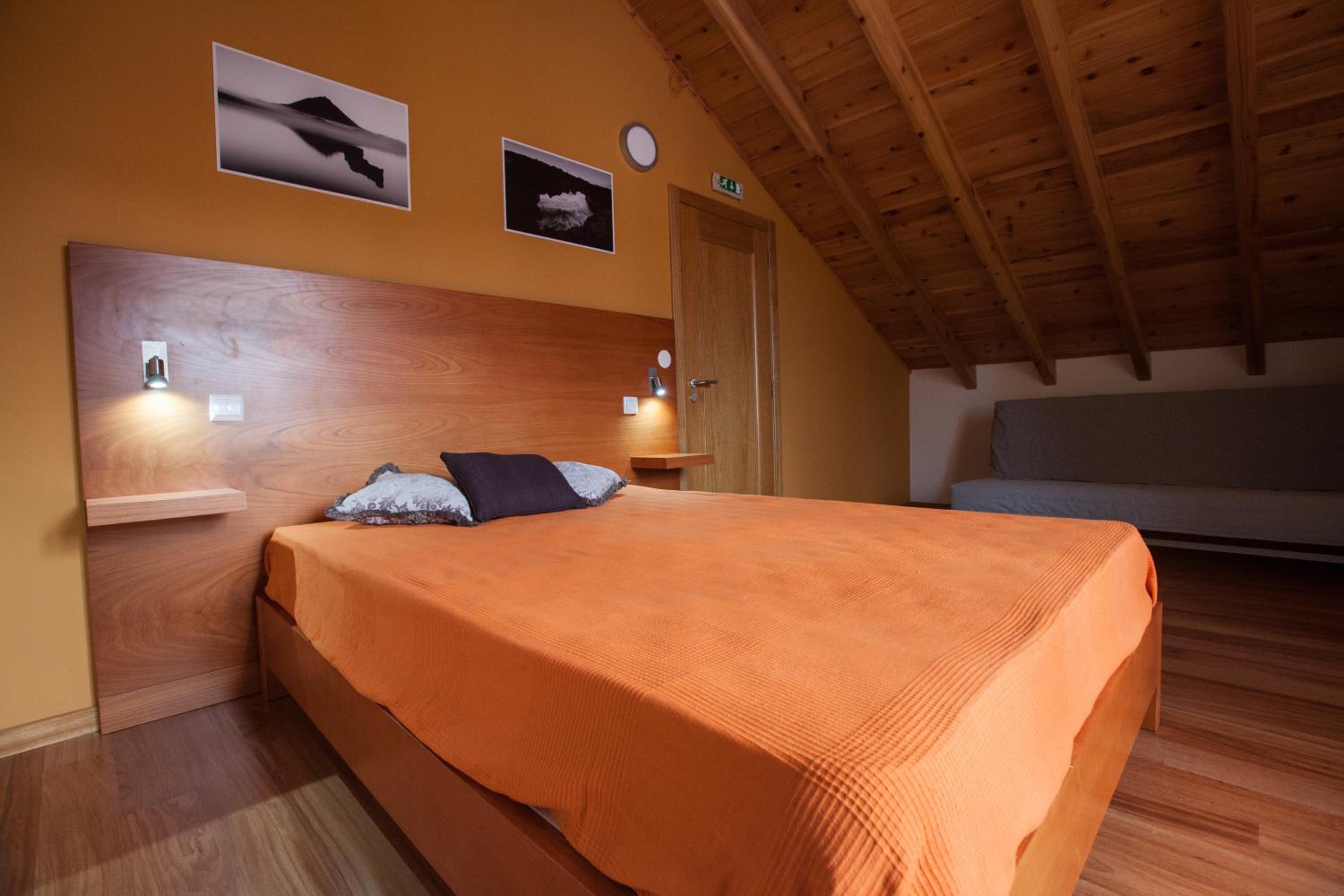 Double Room with Private Bathroom - Photo 6