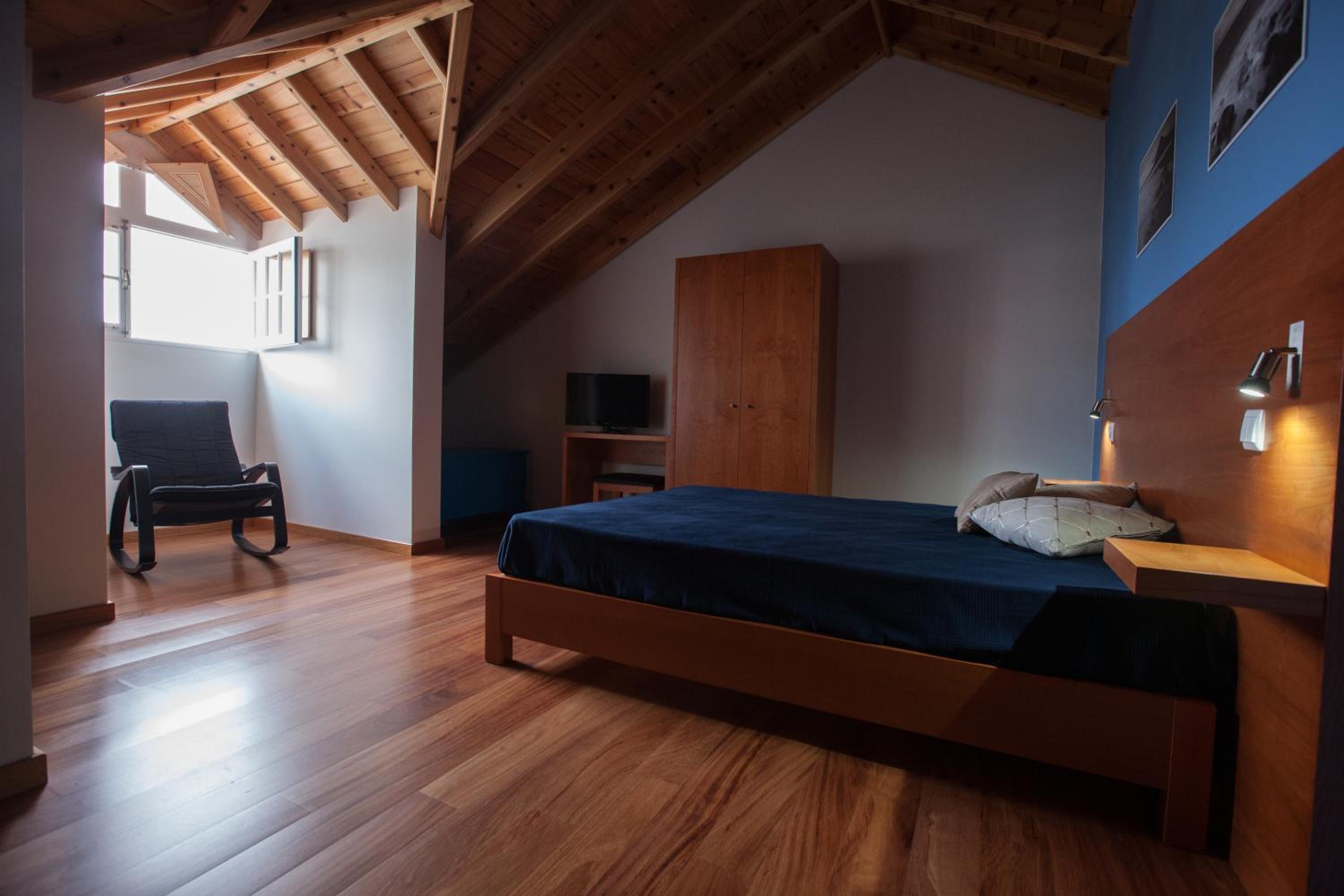 Double Room with Private Bathroom - Photo 4