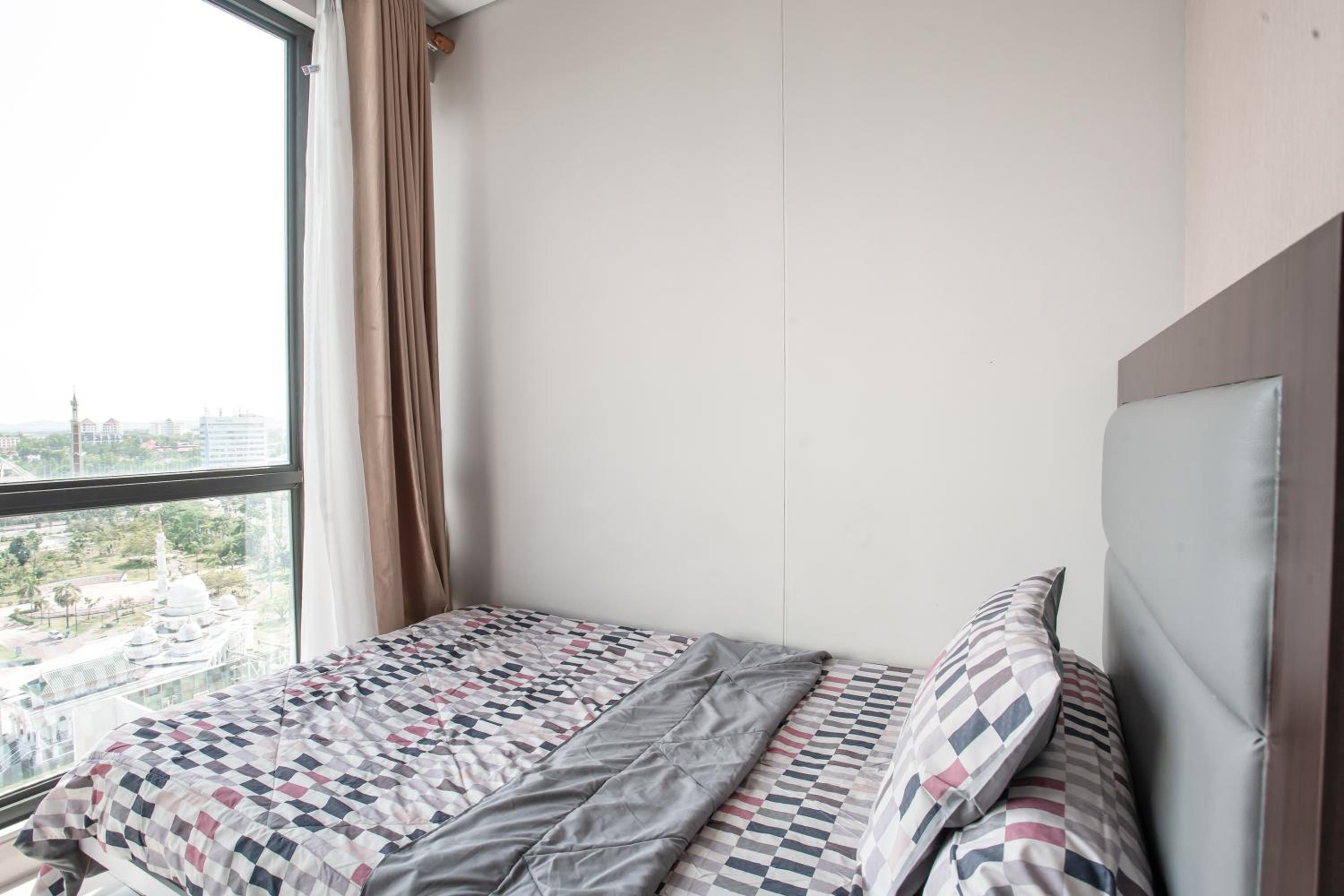 Two-Bedroom Apartment - Photo 7