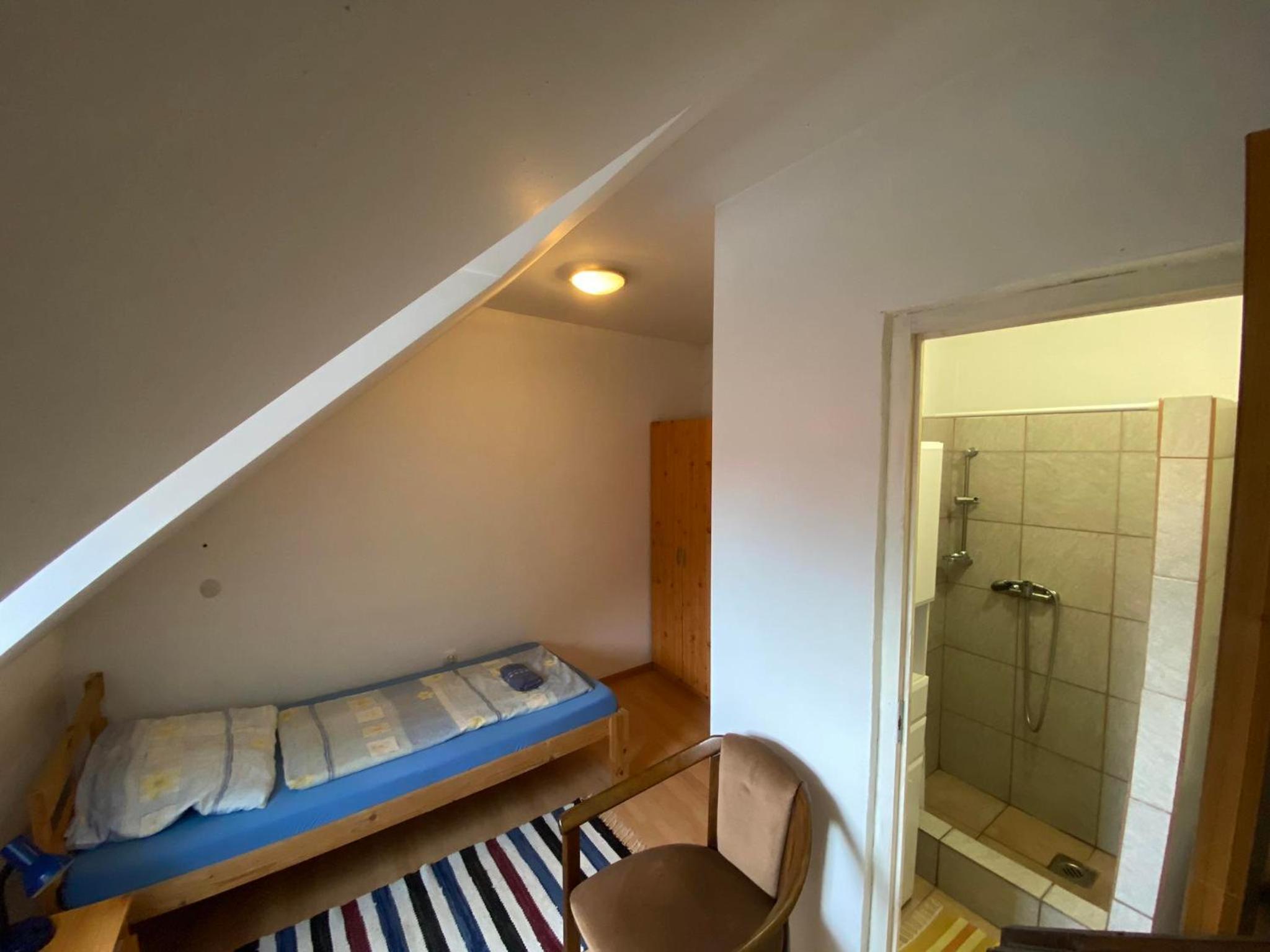 Small Single Room photo 1