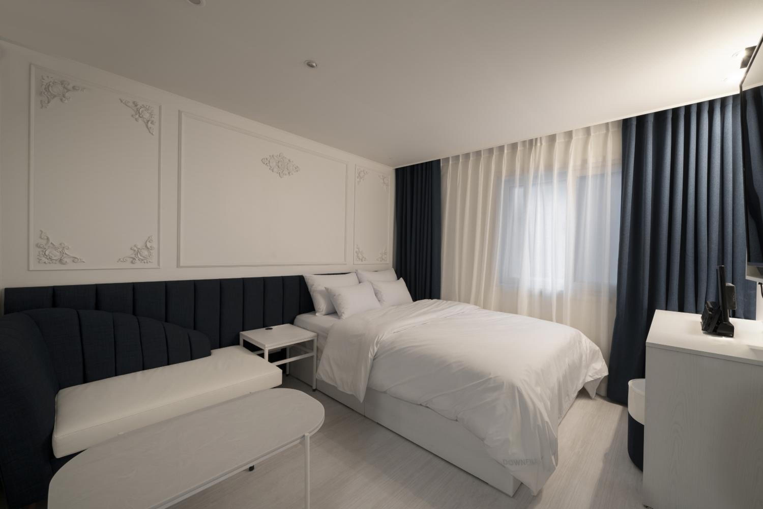 Double Room - Photo 15