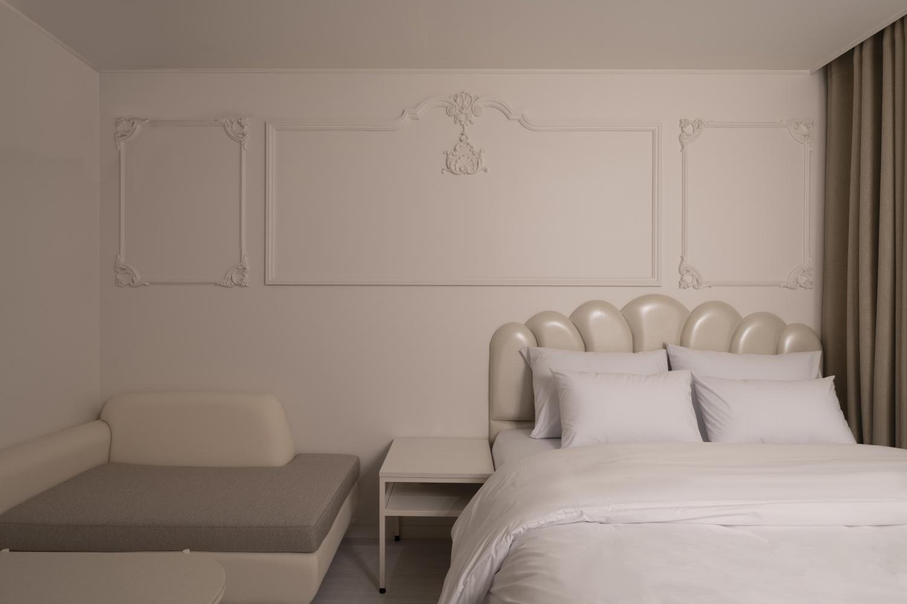 Double Room - Photo 19