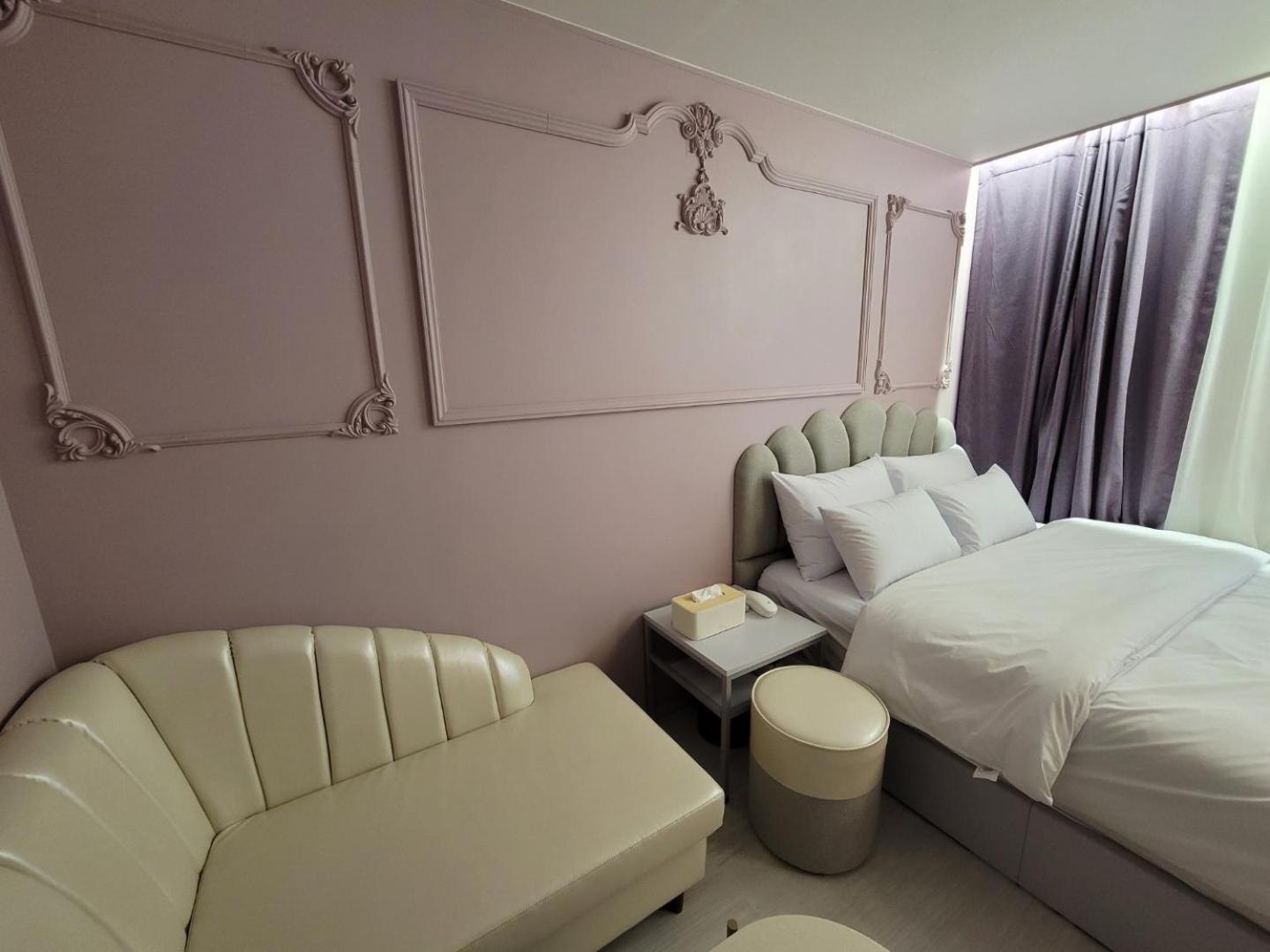 Double Room - Photo 12