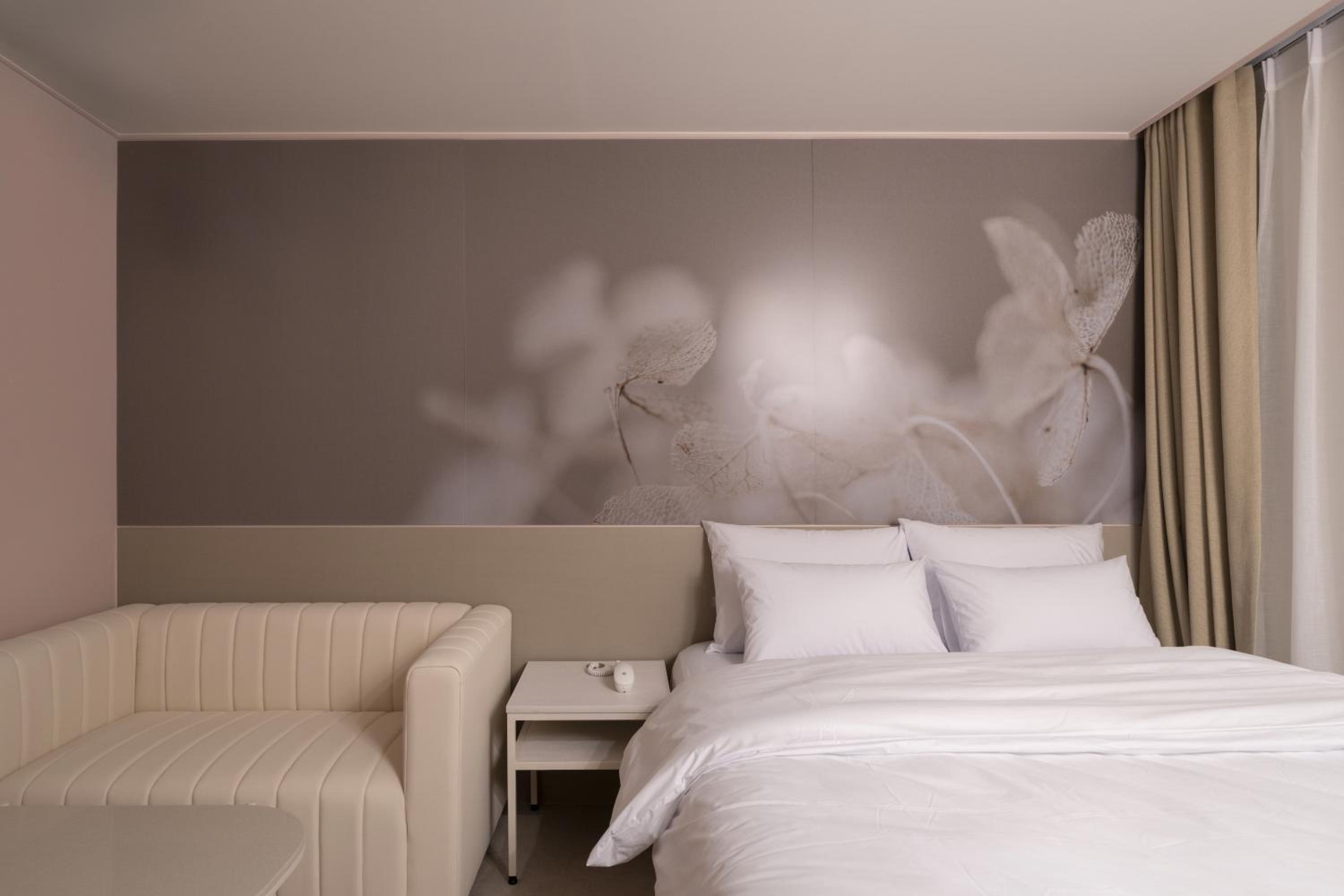 Double Room - Photo 4