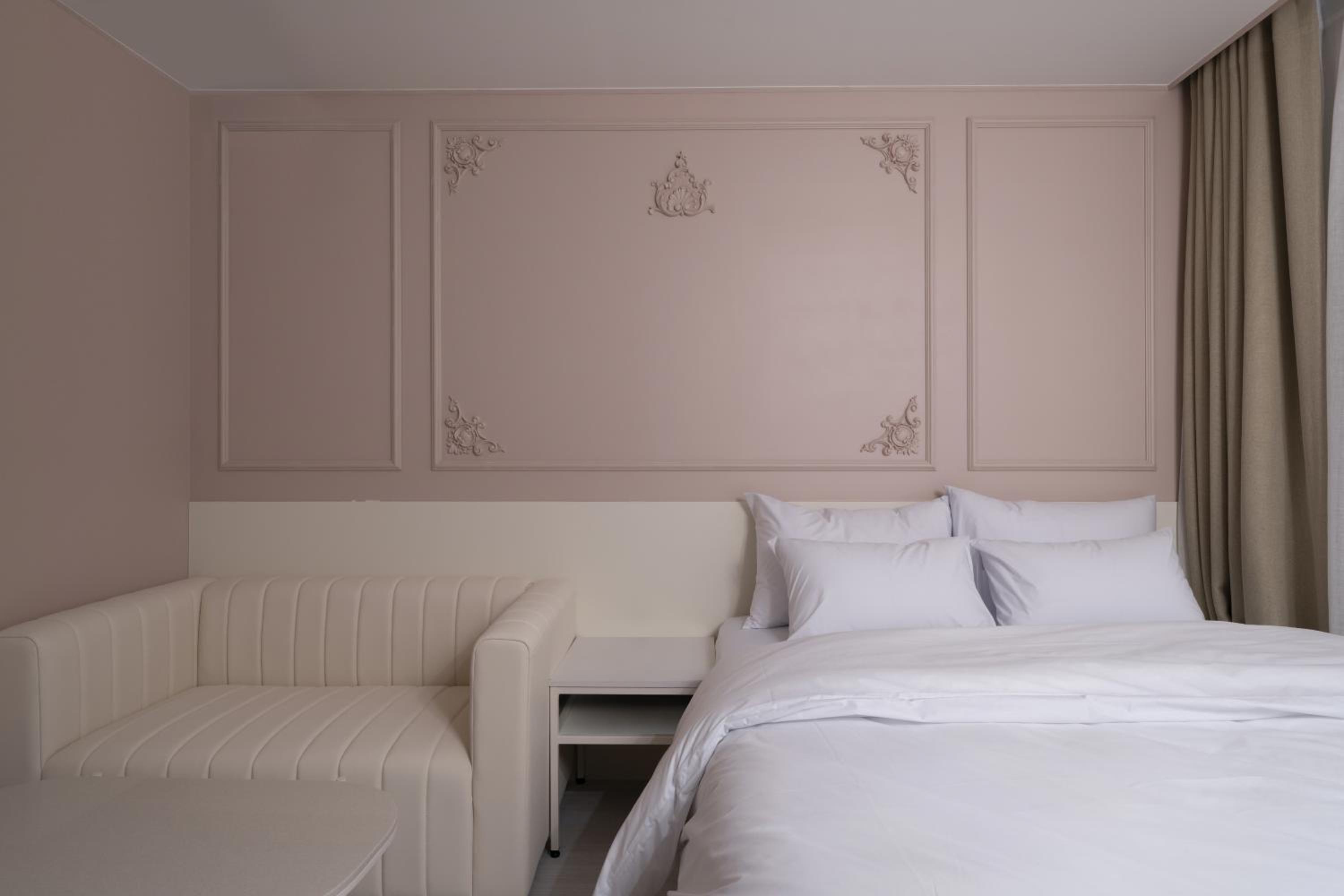 Double Room - Photo 6