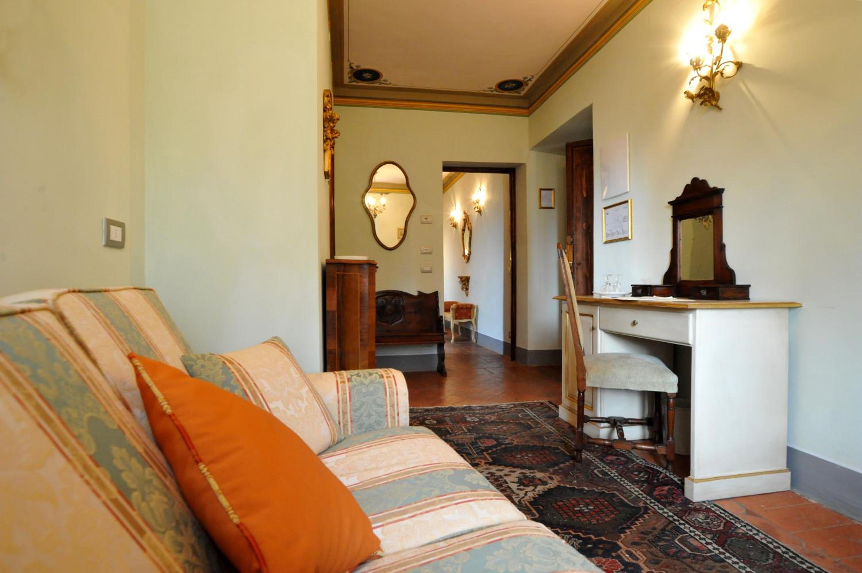 Deluxe Suite photo 3