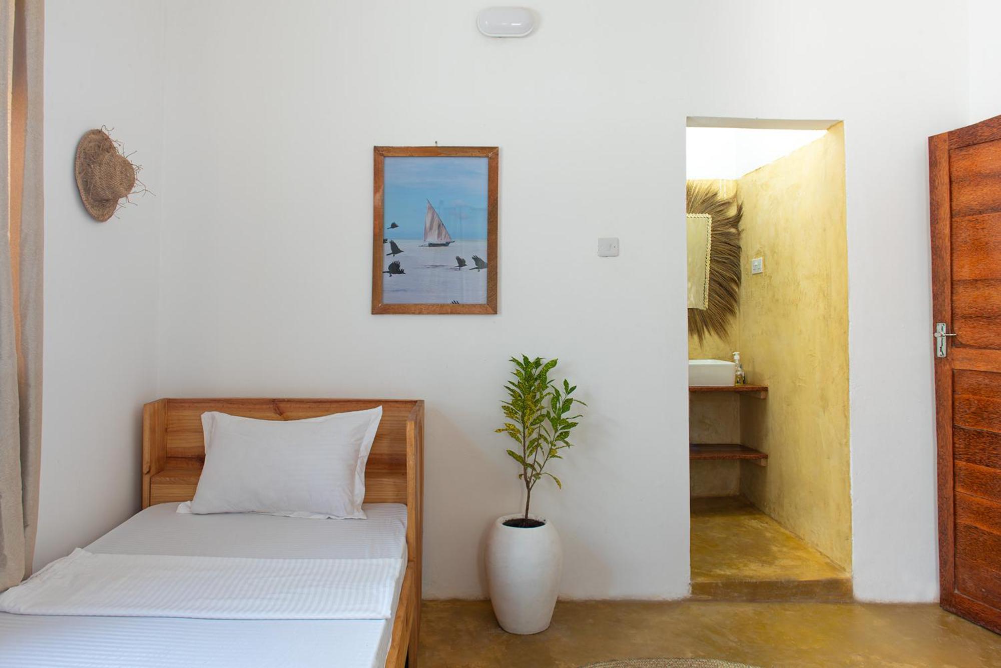 Private Room with Private Bathroom - Photo 1