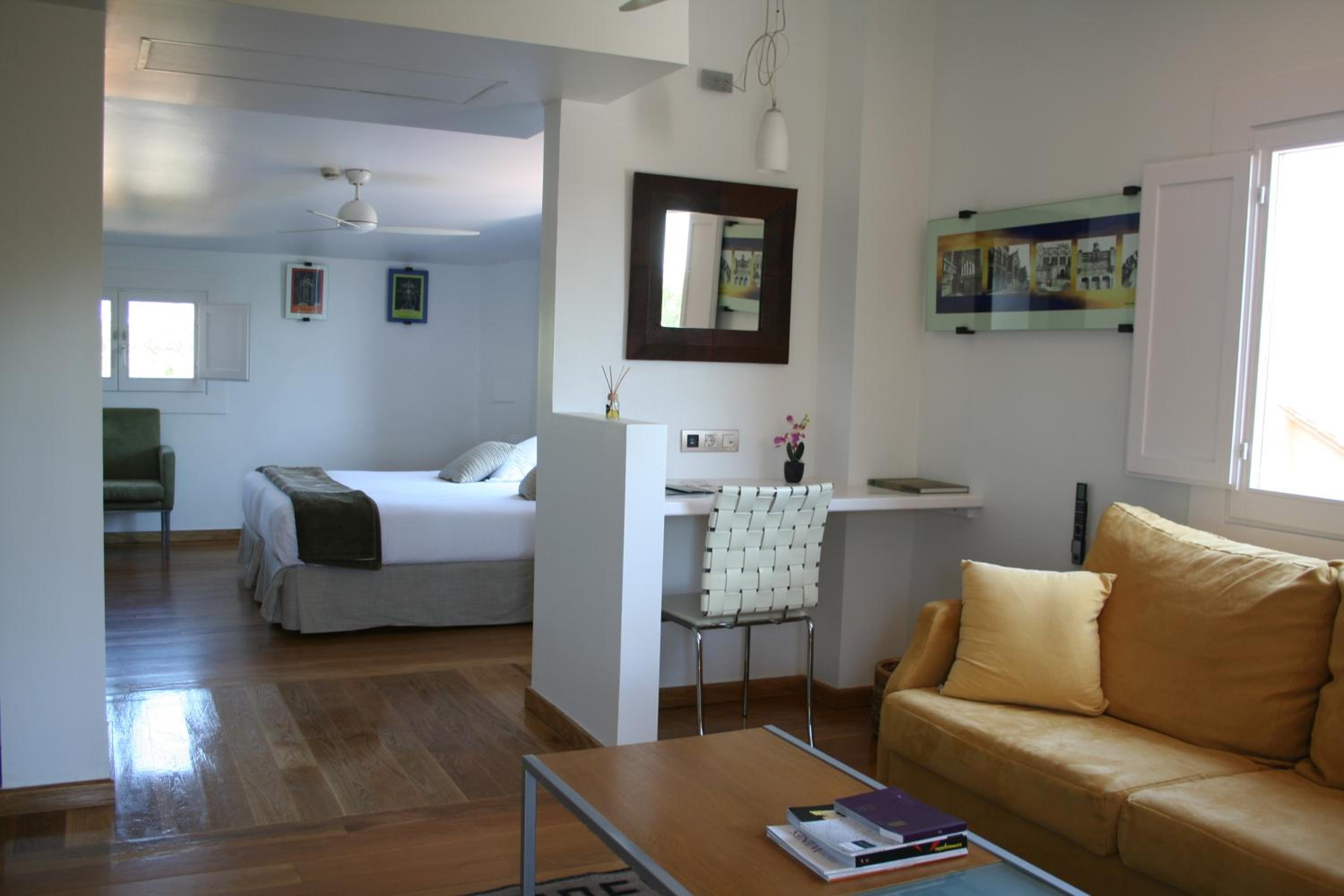 Modernist Junior Suite - Photo 2