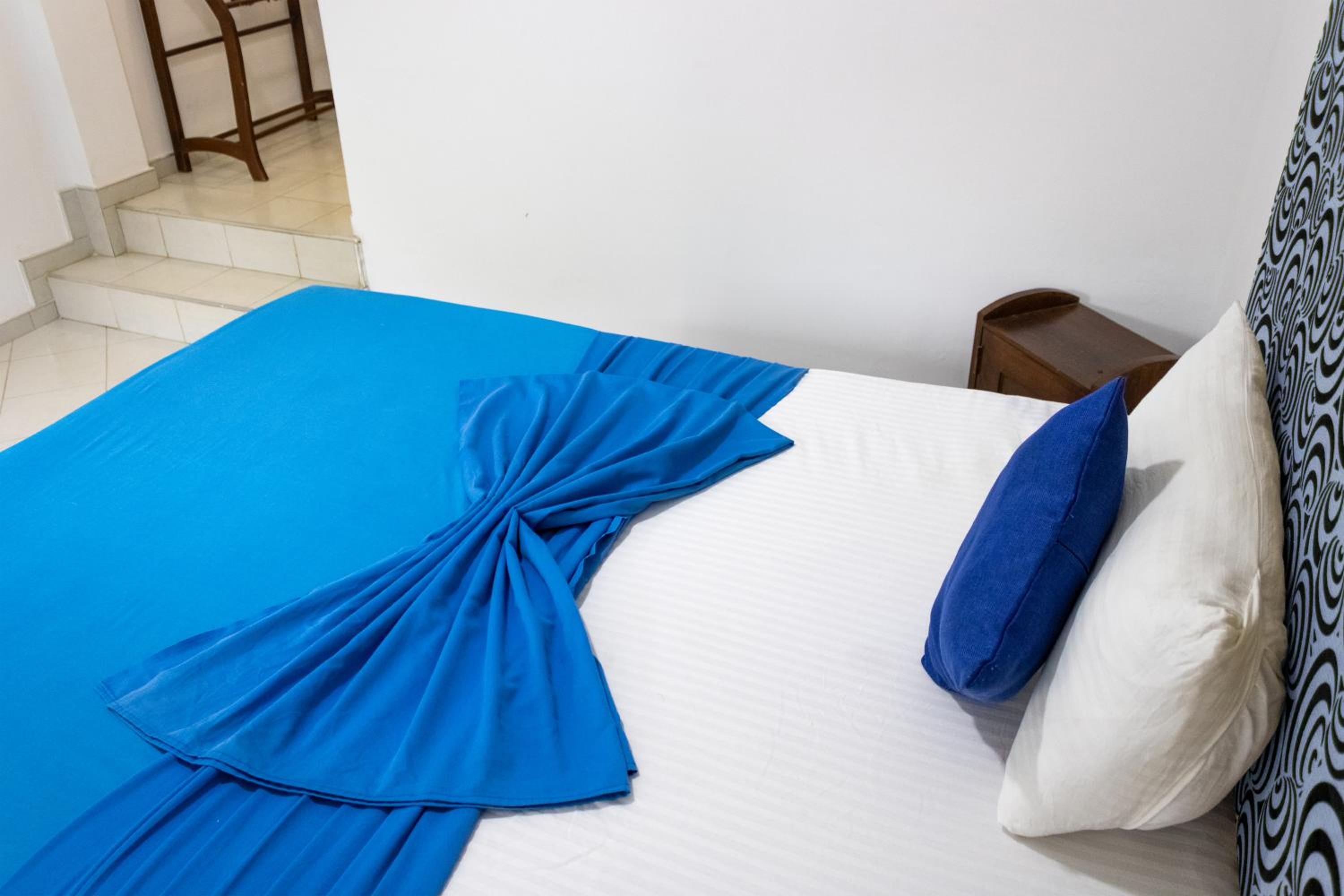 Single Room with Private Bathroom photo 3